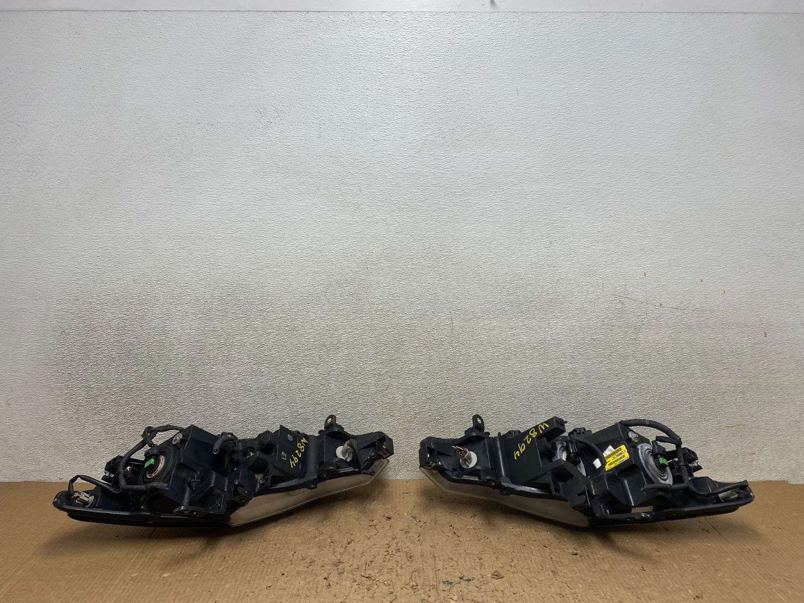 Halogen 2011 2012 2013 2014 Nissan Murano Headlights Left+Right Side W8294 DW10