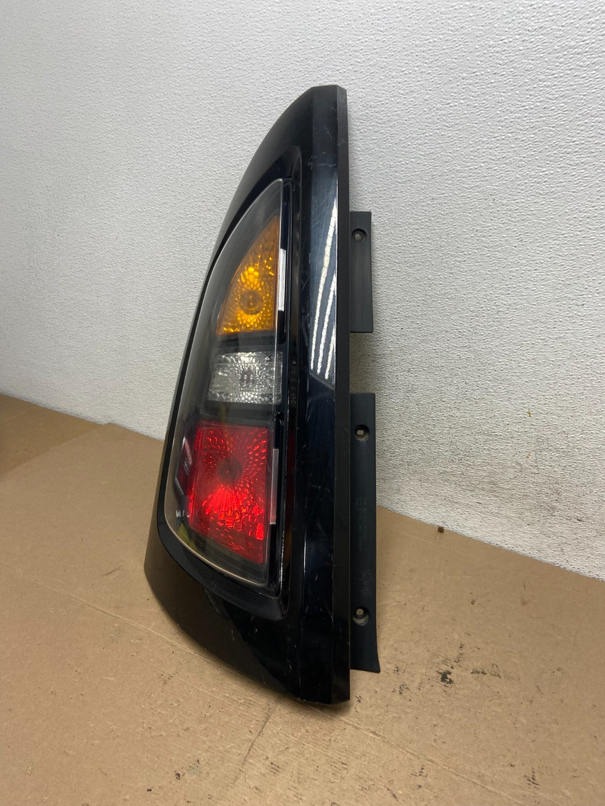 2010 to 2011 Kia Soul Left Driver LH Side Tail Light AF4869 DW1