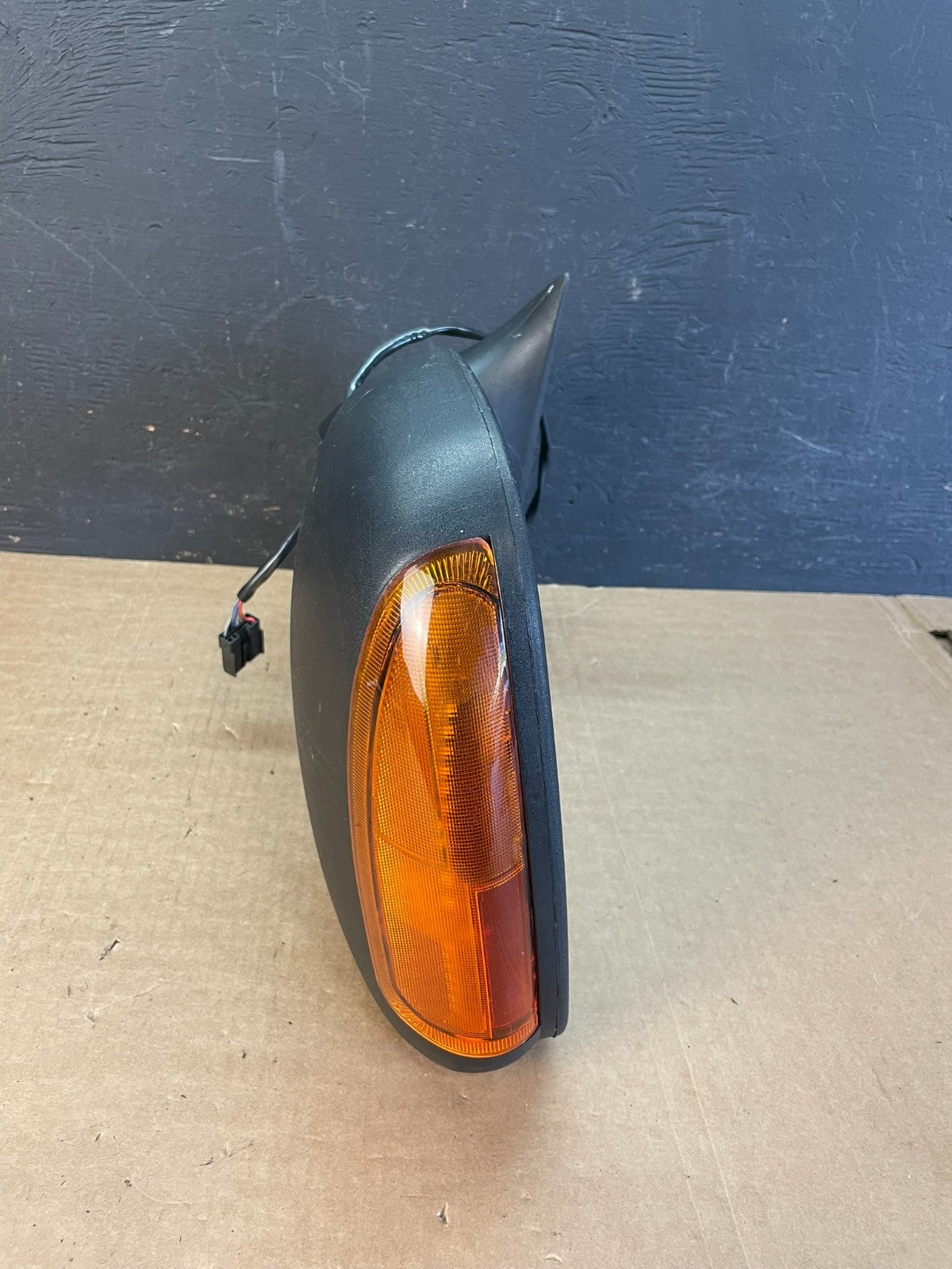 1999 to 2007 Ford F250 F350 F450 Left Driver Door View Mirror AE8355 DW7