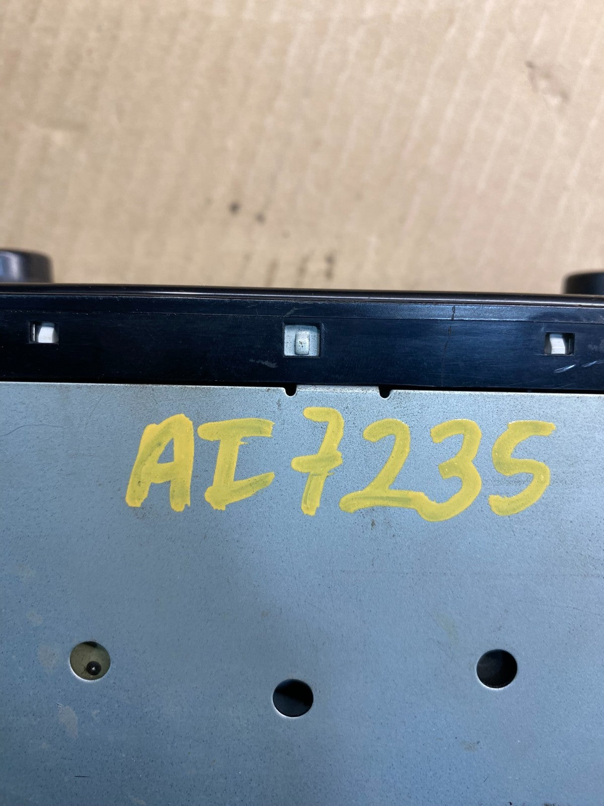1999 to 2003 Toyota Tundra Sequoia AM/FM Radio Cassete Player AI7235 DG7