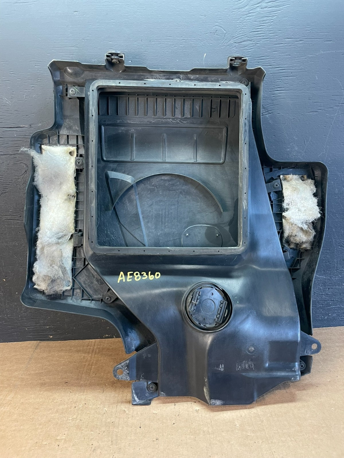 2010 2011 2012 Mazda CX7 CX-7 2.3L Engine Shield Top Cover AE8360 DW3