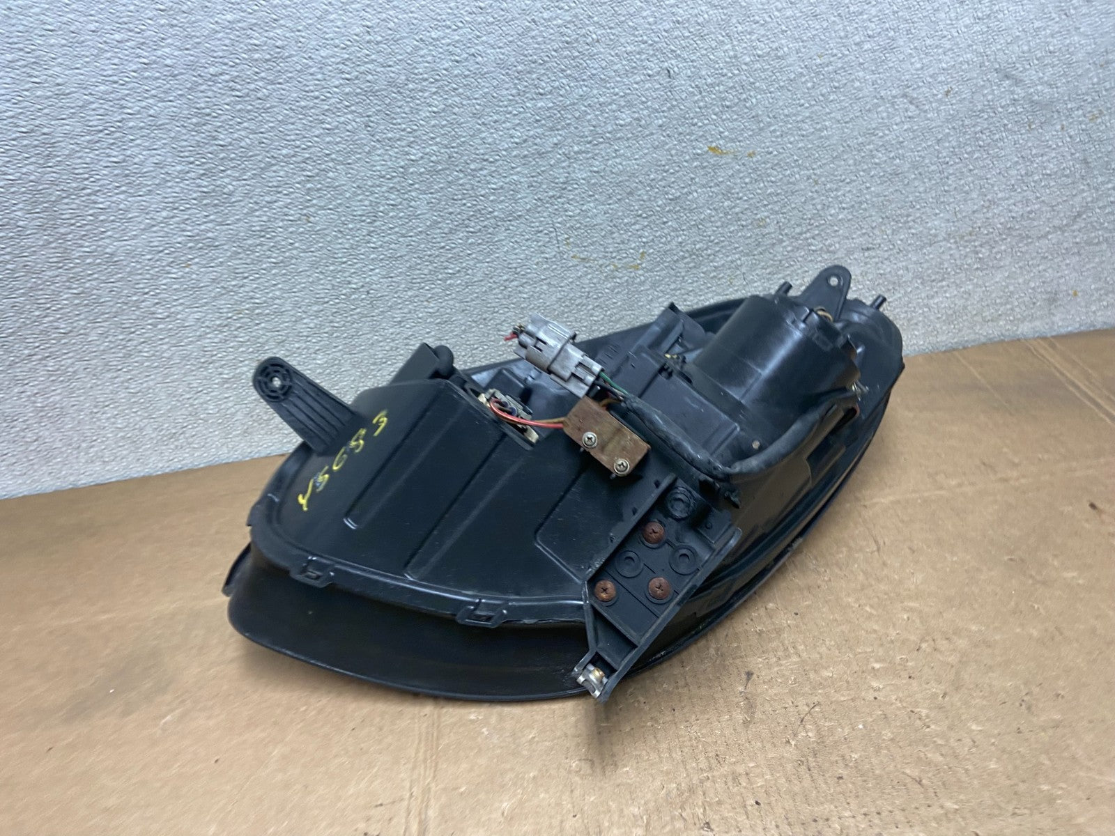 2006 - 2007  Subaru Tribeca B9 Right Passenger RH Halogen Headlight OEM Y5683 DW8