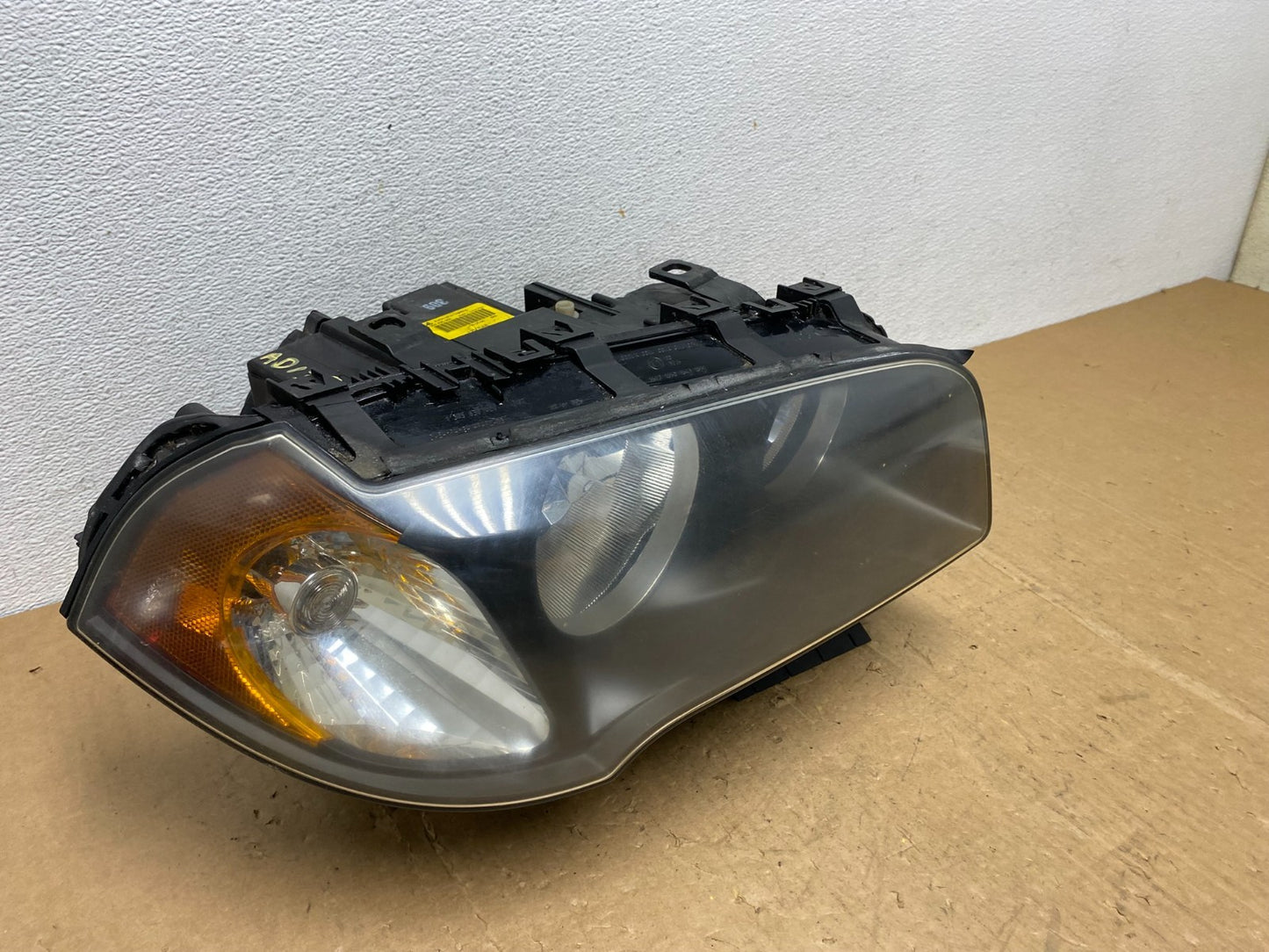 2004 to 2006 Bmw X3 Right Passenger Rh Halogen Headlight AD1382 DW2