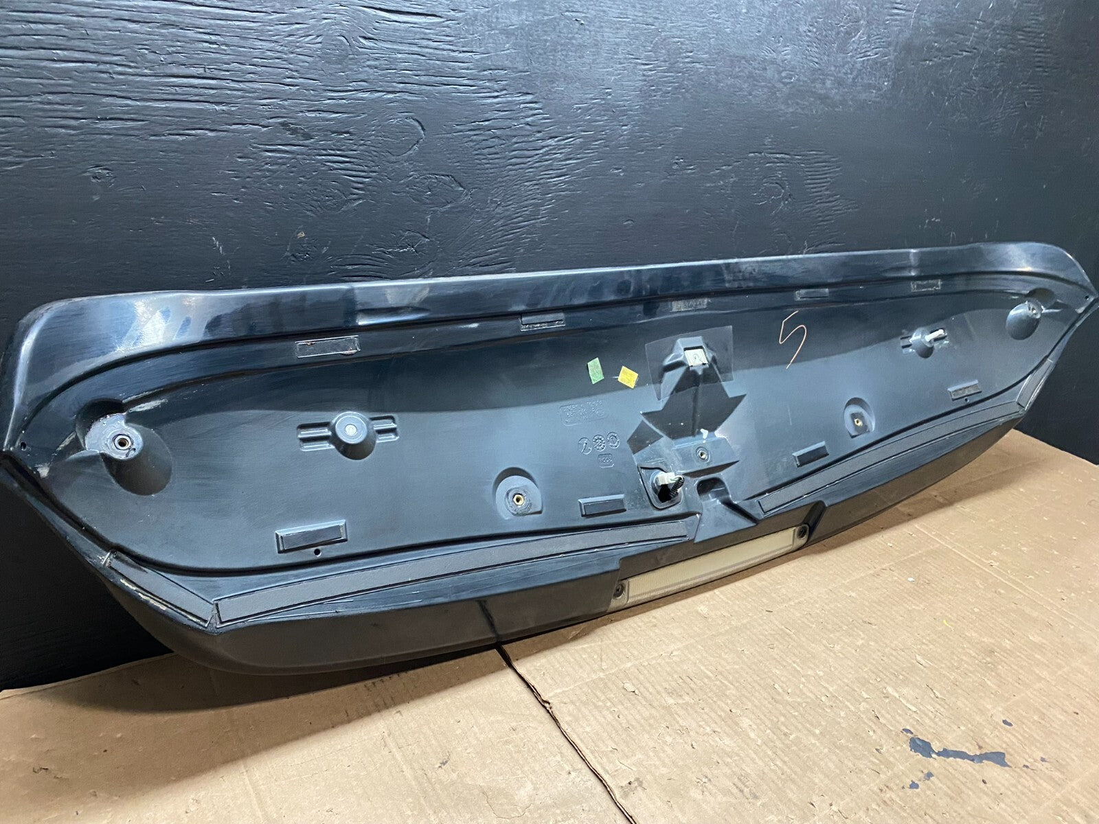 2004 to 2009 Lexus RX350 Rear Trunk Lid Tail Gate Lift Gate Spoiler OEM D49498