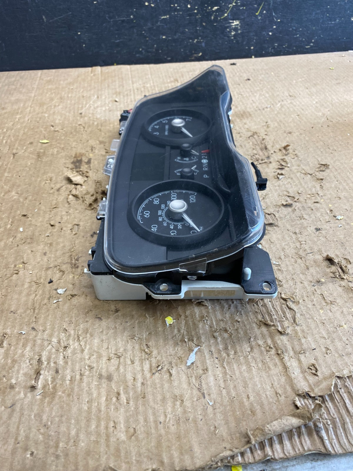 2009 to 2010 Mercury Marquis Speedometer Cluster Gauge Oem Z9813 DG2