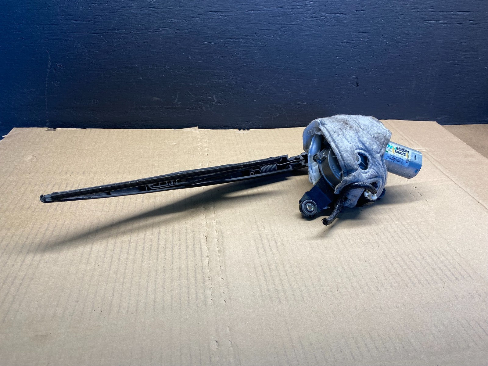 2013-2016 Nissan Pathfinder Back Door Rear Wiper Motor Wiper Blade ab7241 DG5