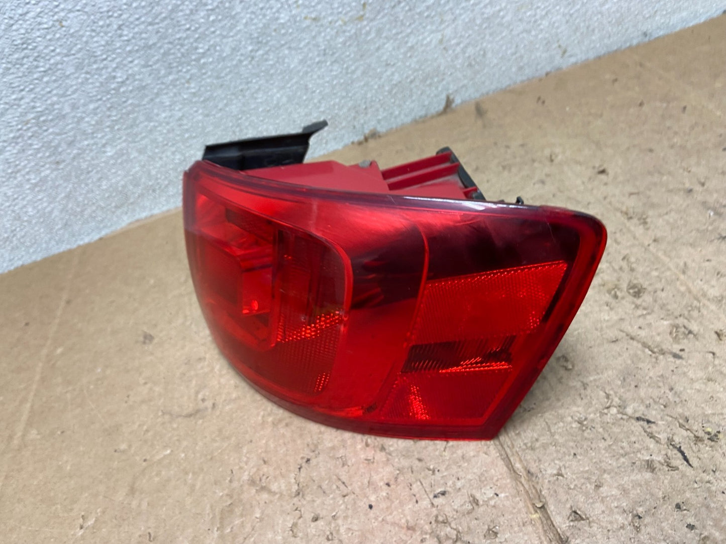 2011 to 2014 Volkswagen Jetta Right Passenger Rh Side Tail Light Oem AA5102 DW1