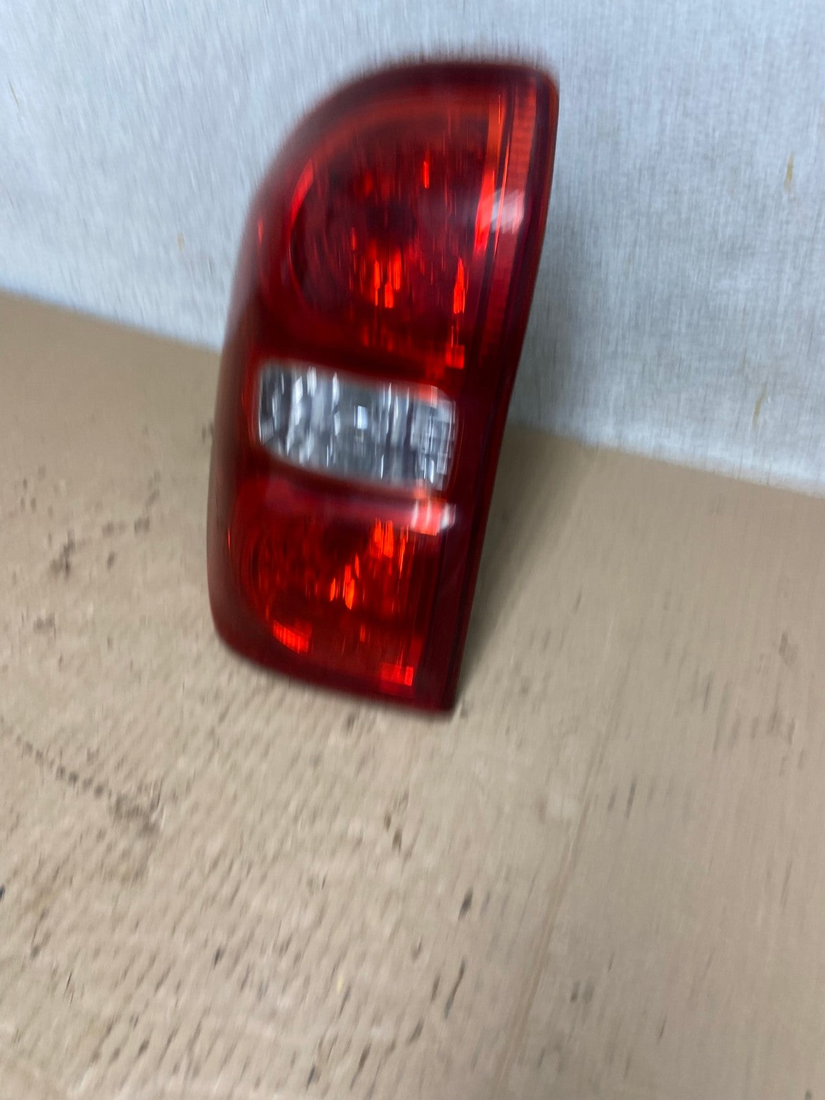 2004 2005 Toyota RAV4 Left Driver LH Side Tail Light AI1328 LK1