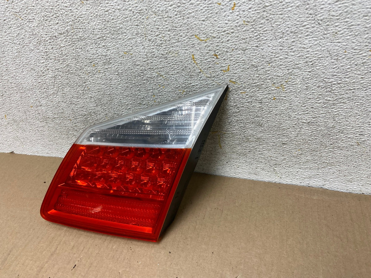 2009-2011 Hyundai Genesis Sedan Right Passenger Inner Tail Light AH5721 LK2