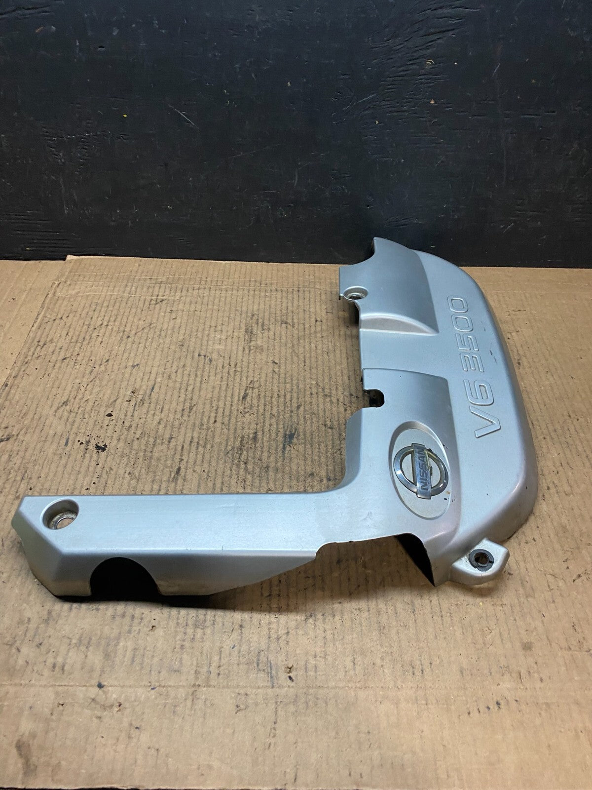 2001 to 2004 Nissan Pathfinder Engine Cover Ornament G28282