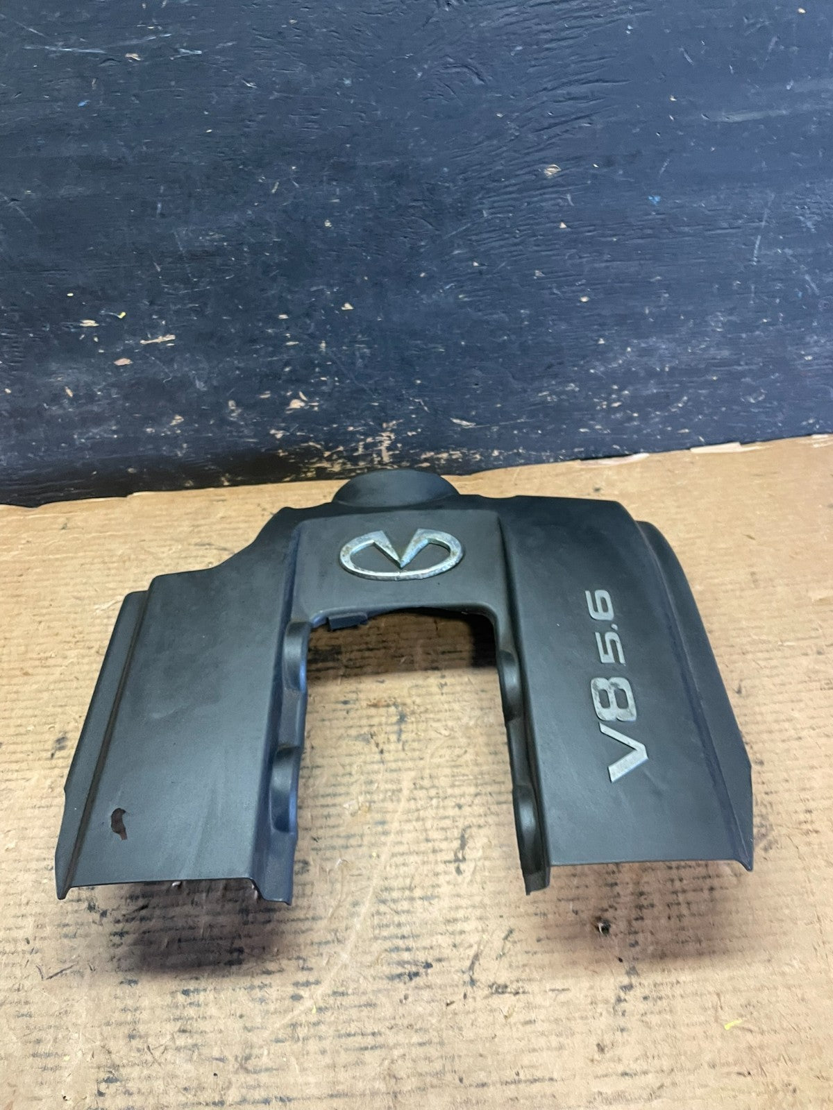 2004 to 2007  Infiniti QX56 Engine Cover Motor Shield Oem s1137 DG1