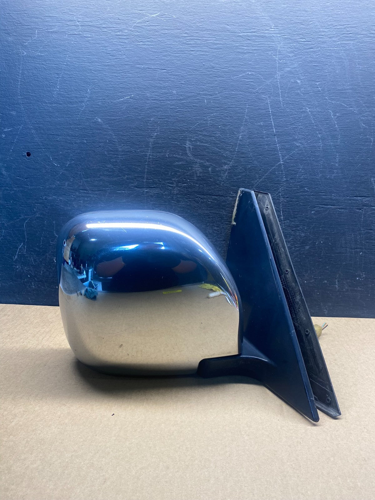 1997 to 2002 Mitsubishi Montero Passenger Right Side View Door Mirror AG6104 DG0