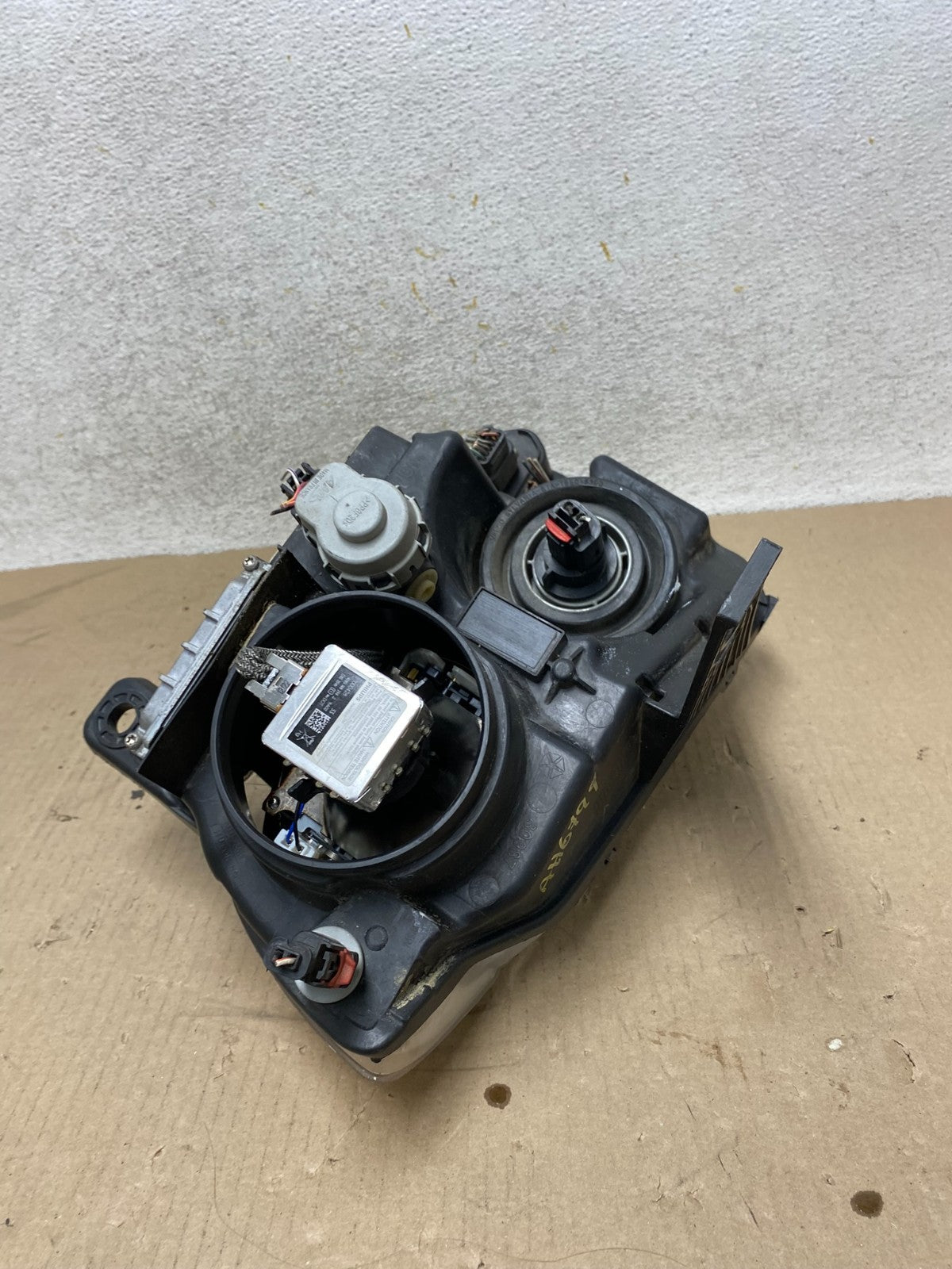 2011-2013 Jeep Grand Cherokee Right Passenger Xenon Headlight AH6799 DW7