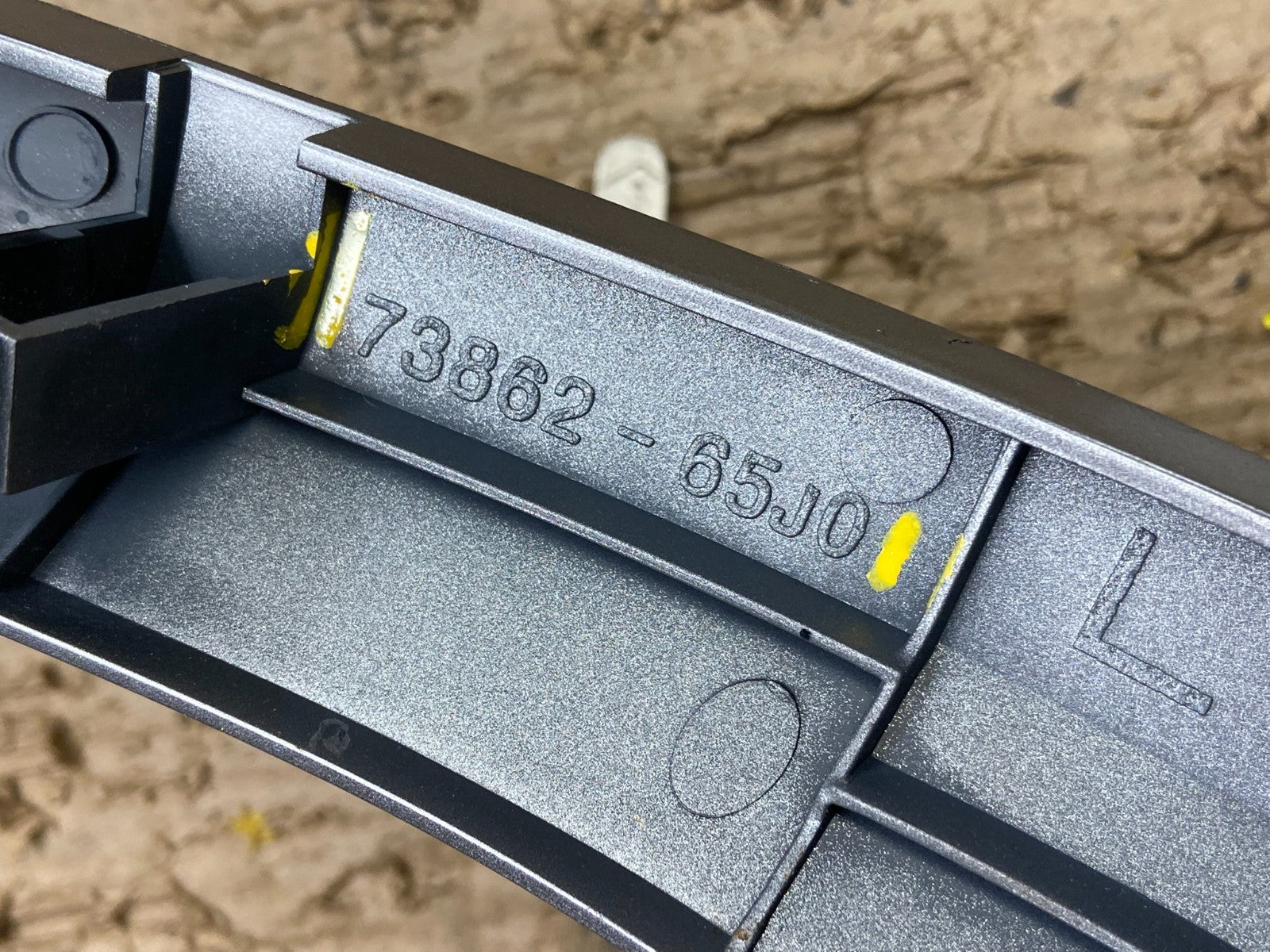 2006-2009 Suzuki Grand Vitara Center Console Left Bezel Trim Oem V7571 DG5