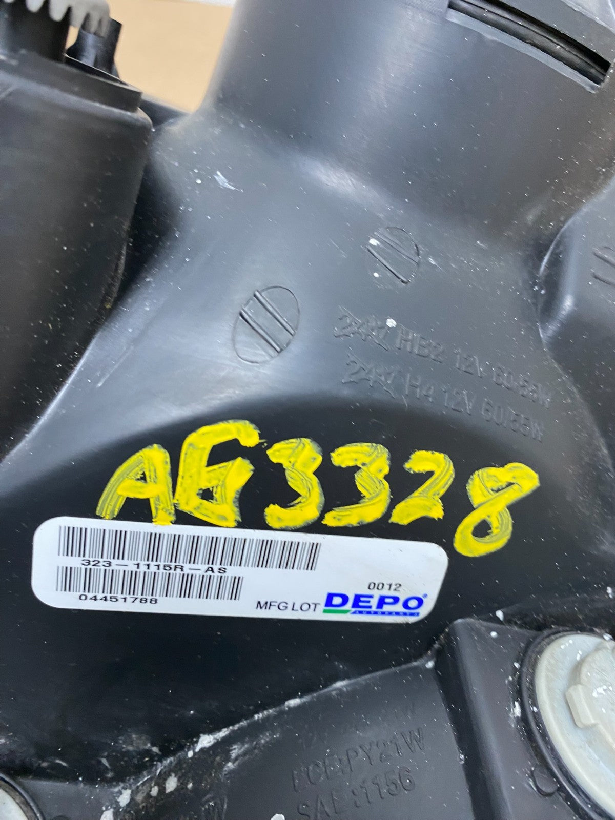 2005 to 2006 Kia Sportage Right Passenger RH Halogen Headlight DEPO AG3328 DW9