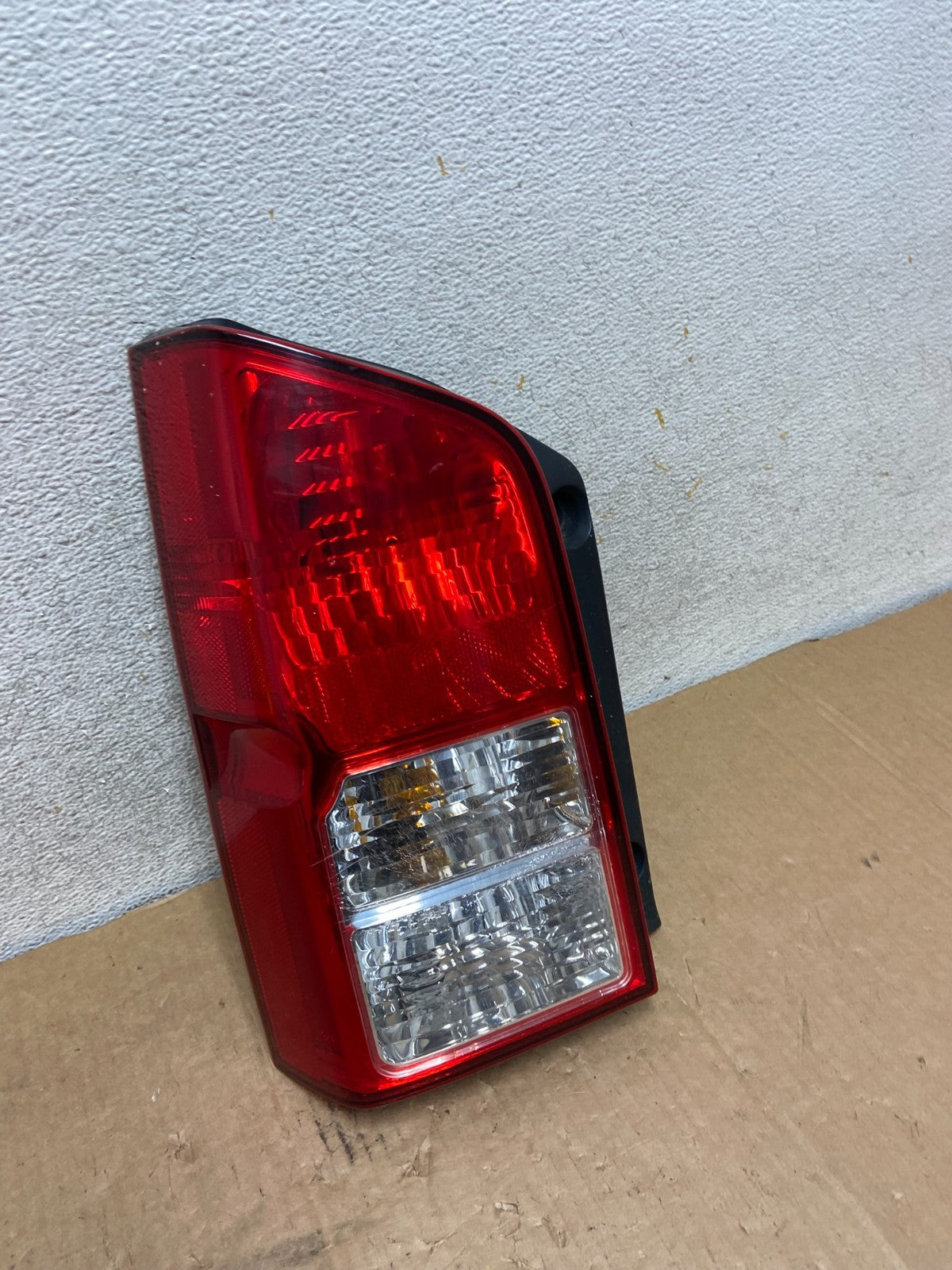 2005 to 2012 Nissan Pathfinder Tail light Left Driver Lh Side AI9026 LK2