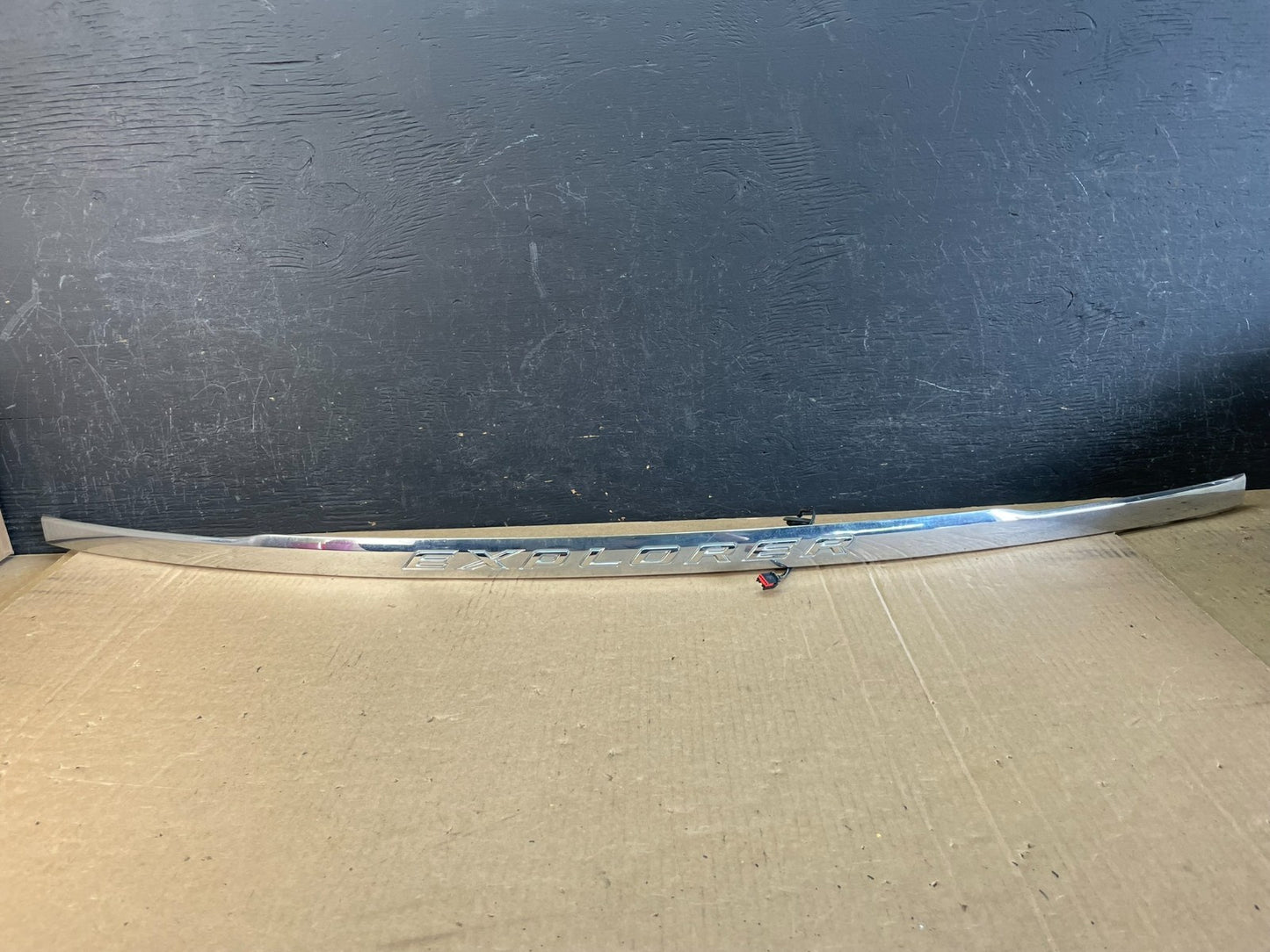 2011-2014 Ford Explorer Rear Tailgate Gate Trim Molding With Camera OE AD0301 DG0