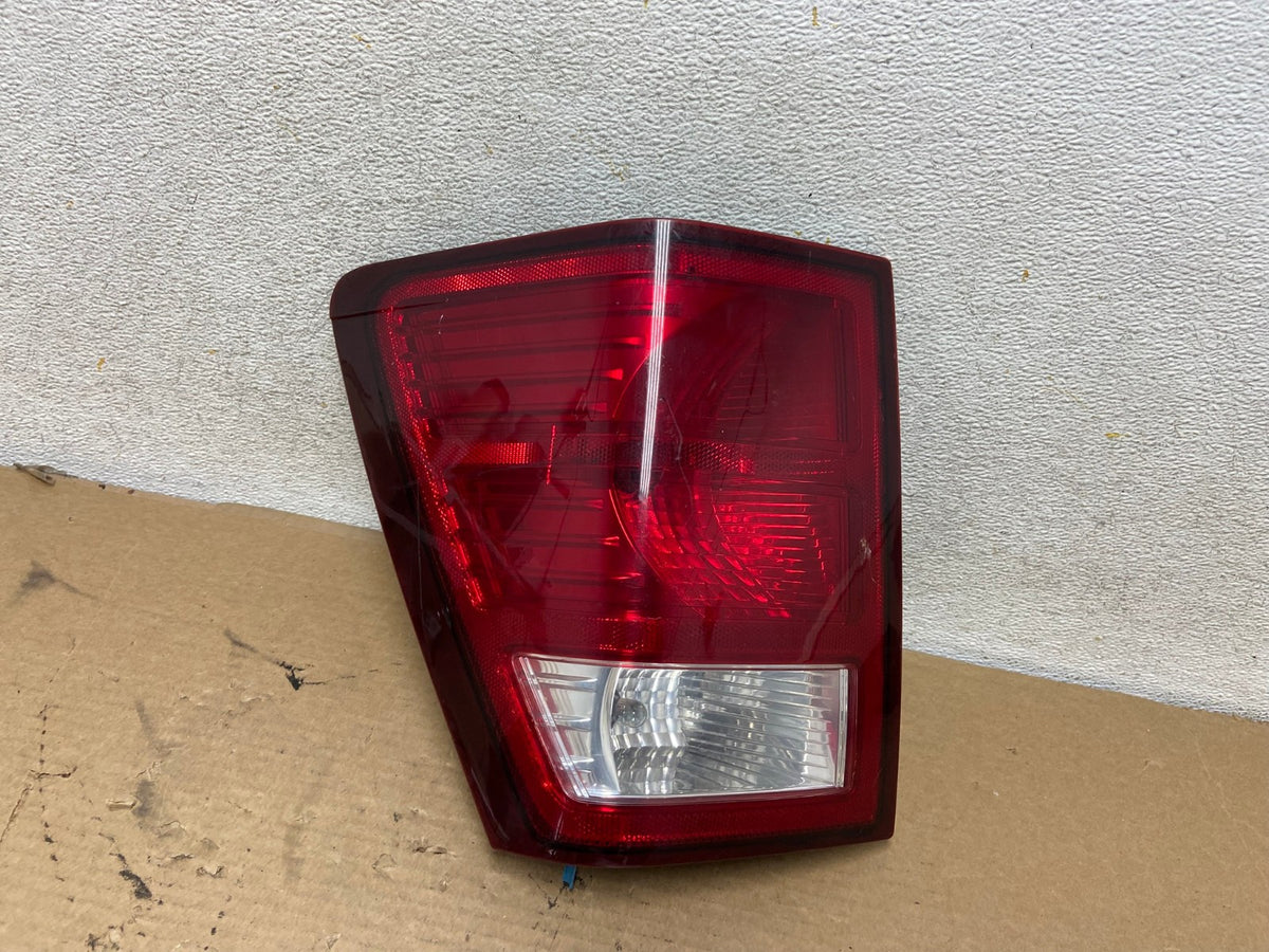 2007 2008 2009 2010 Jeep Grand Cherokee Left Driver Lh Tail Light AH4341 LK0
