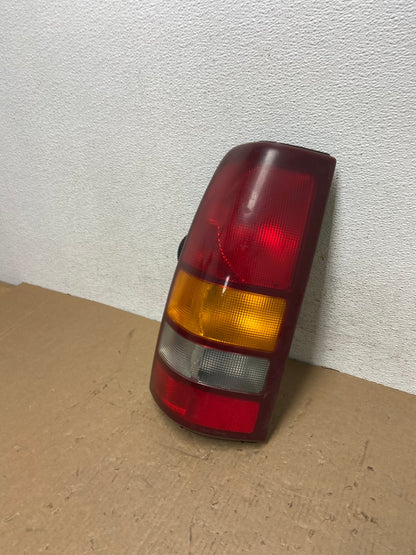 1999-2002 Chevrolet Silverado 1500 Left Driver Lh Side Tail light AD8046 LK1
