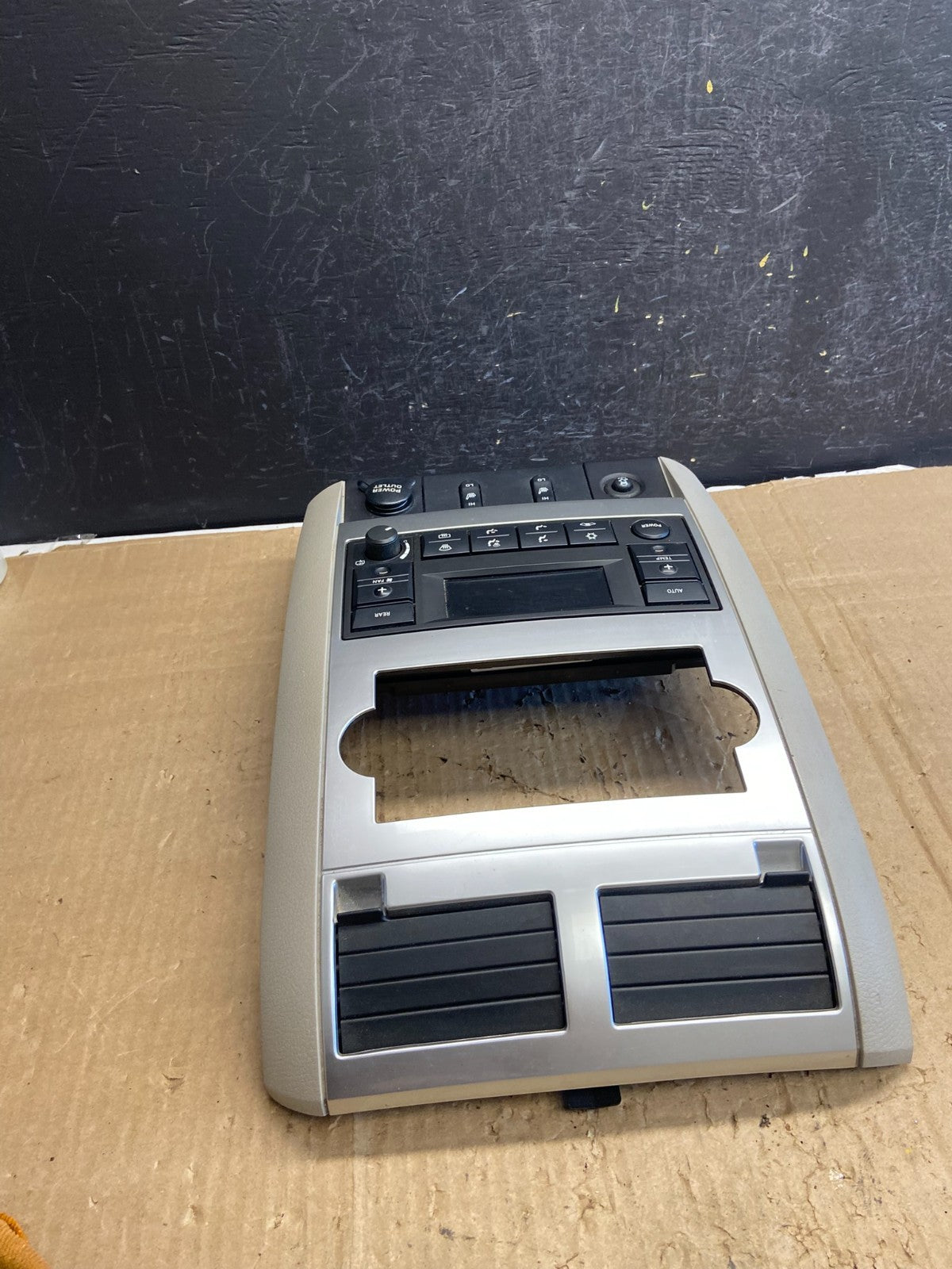 2005-2009 Dodge Durango Heat AC Climate Temp Control Radio Bezel AE2066 DG3