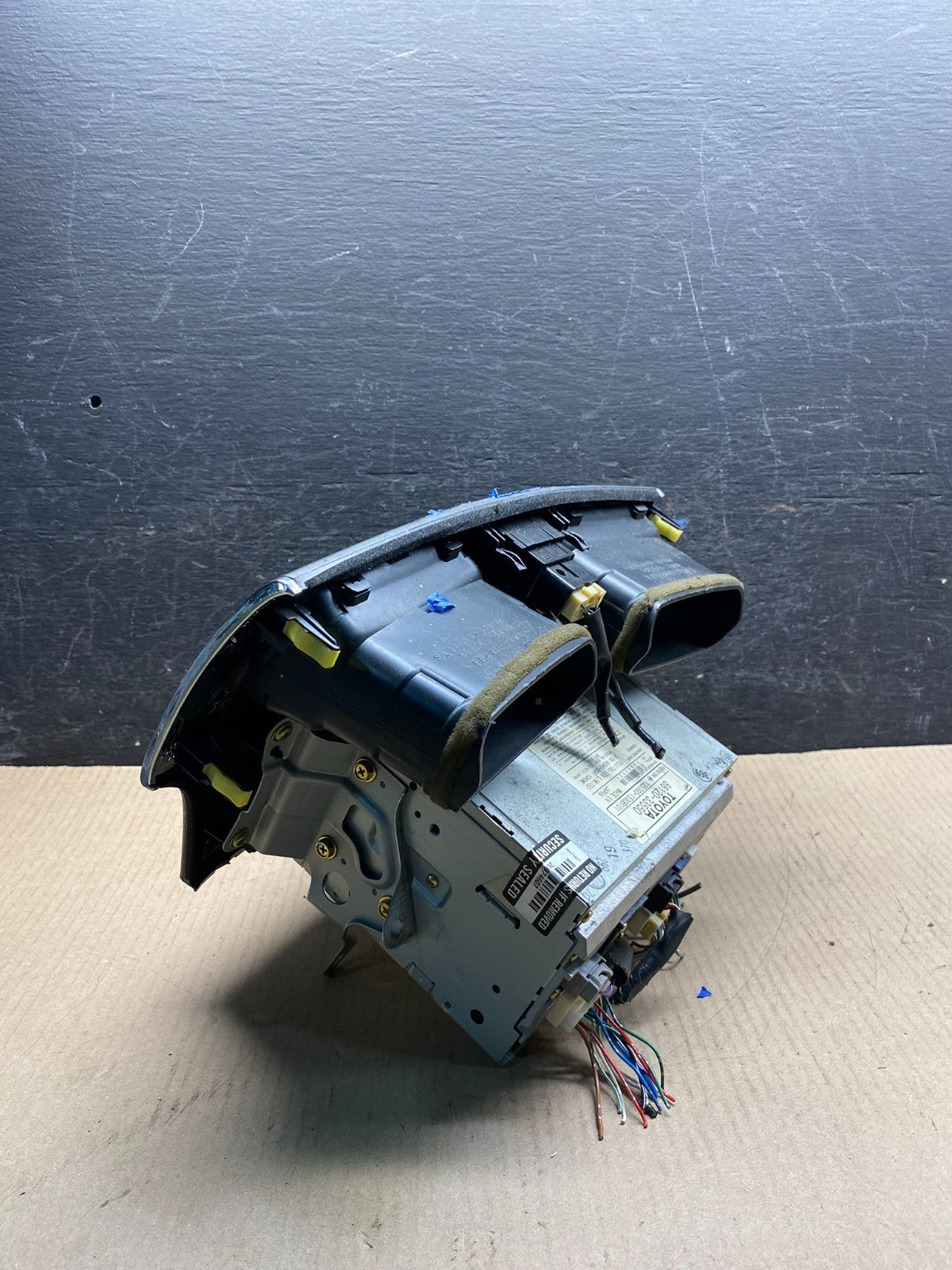 2002 to 2003 Lexus ES330 Es300 Radio Screen Receiver CD Air Vent AI7137 DG1