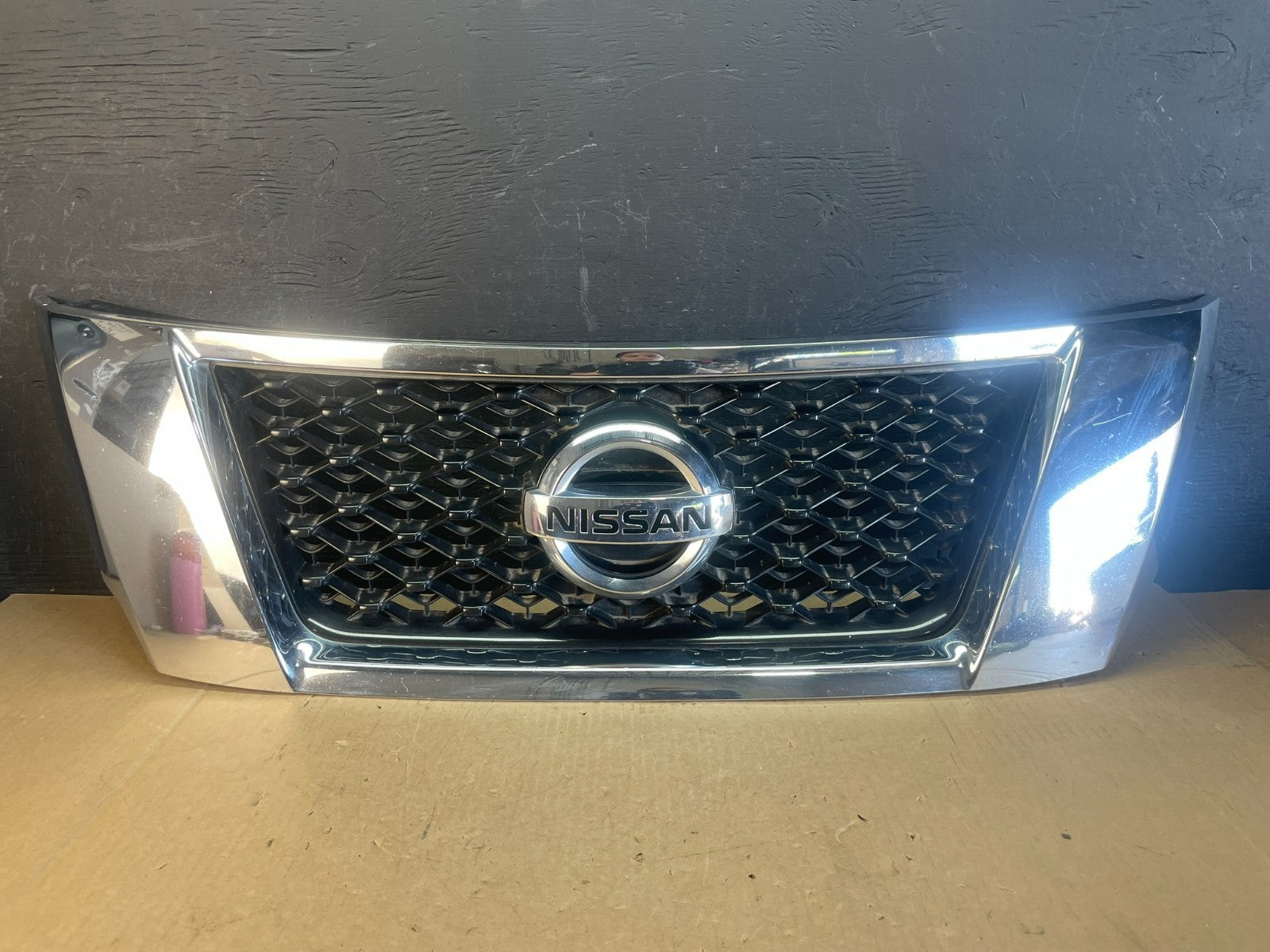 2013 - 2016 Nissan Pathfinder Front Upper Chrome Grill Grille AD5717 DW0