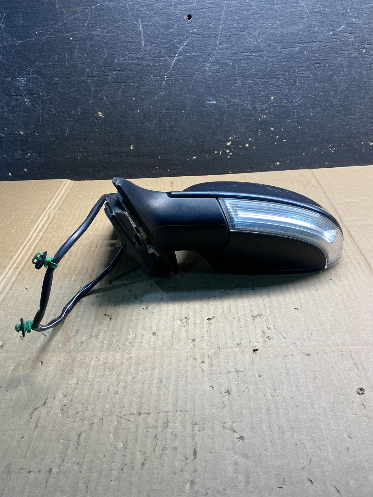 2006-2010 Volkswagen Jetta Left Driver View Door Mirror AB0607 MS3