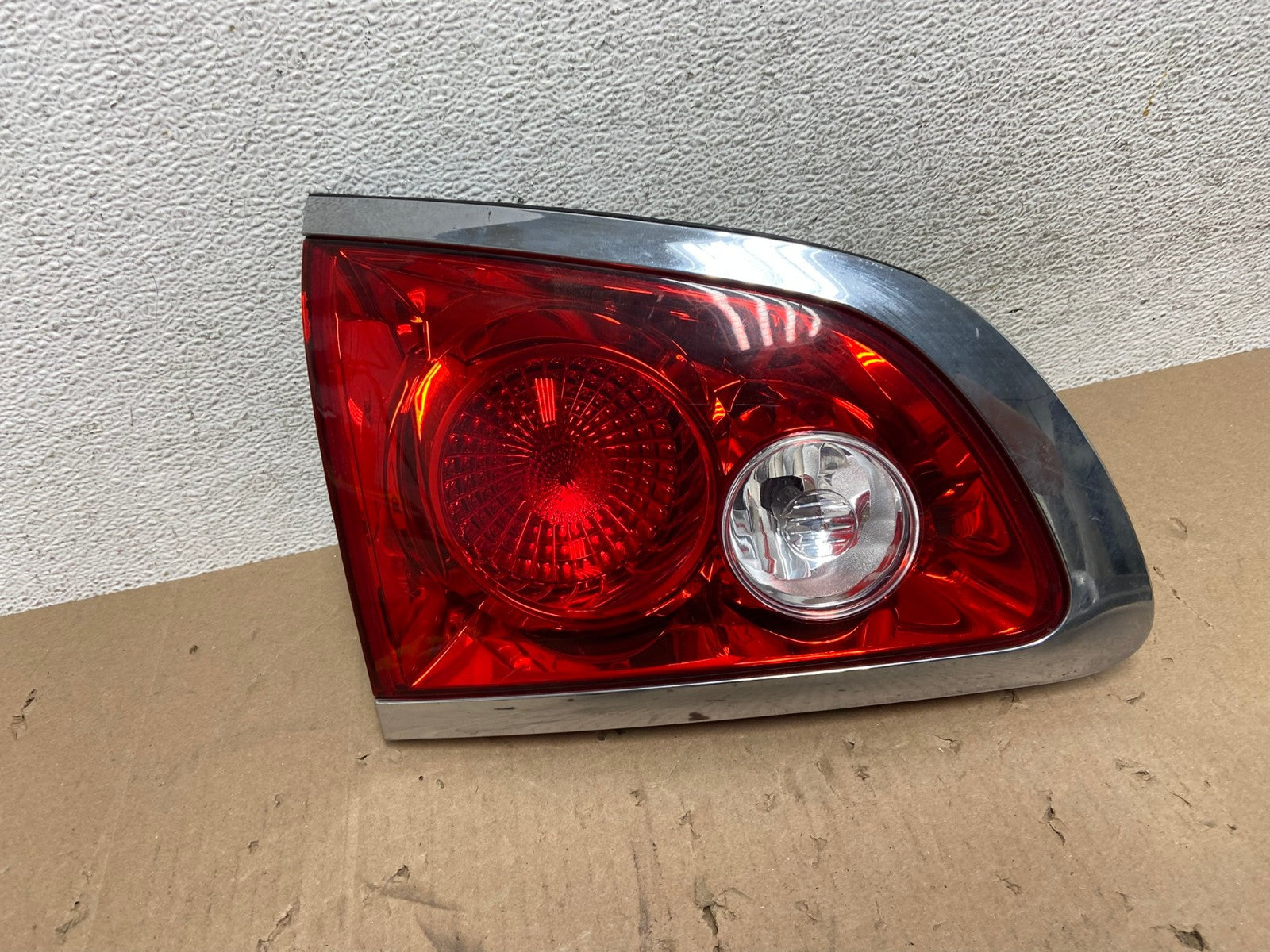 2008 - 2012 Buick Enclave Left Driver Lh Inner Tail Light AE8766 LK0