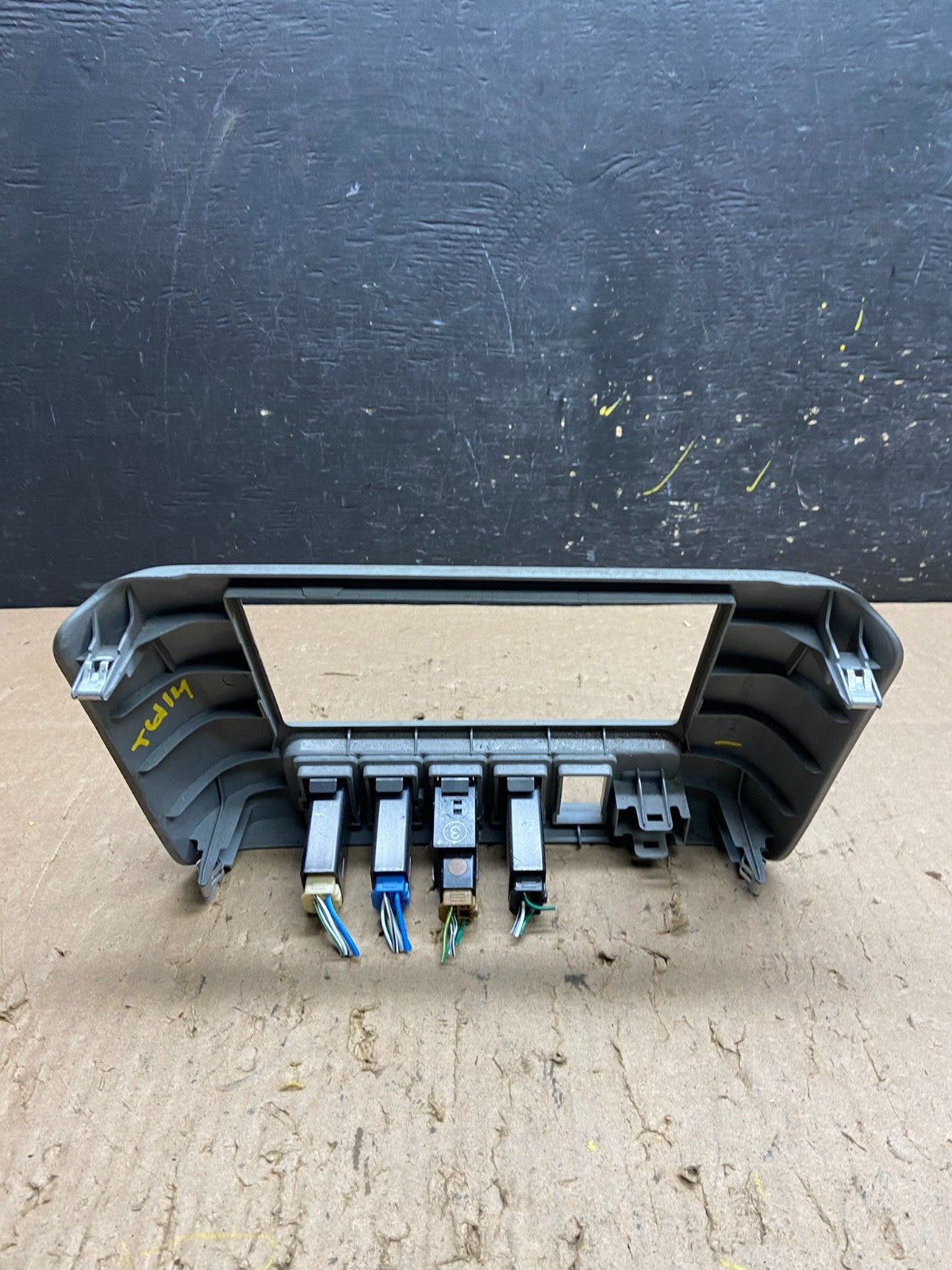 2001-2003 Toyota Sienna Center Console Dash Radio Bezel Trim 55412-08020 T61143