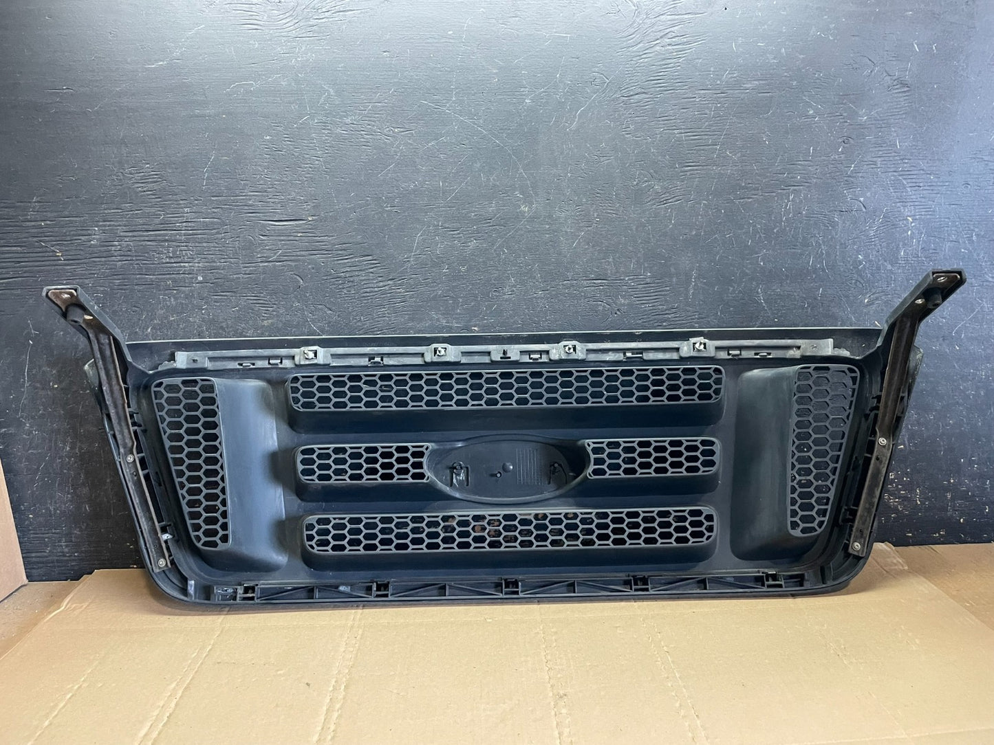 2004 to 2008 Ford F150 F-150 Front Upper Grill Grille OEM aa6182 DG4