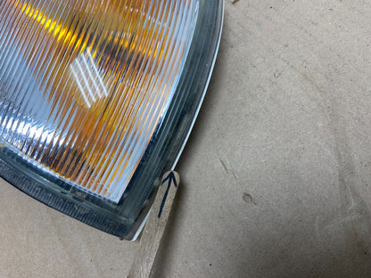 1998 to 2000 Toyota Sienna Right Turn Signal Side Marker Lamp AG6656 DW4