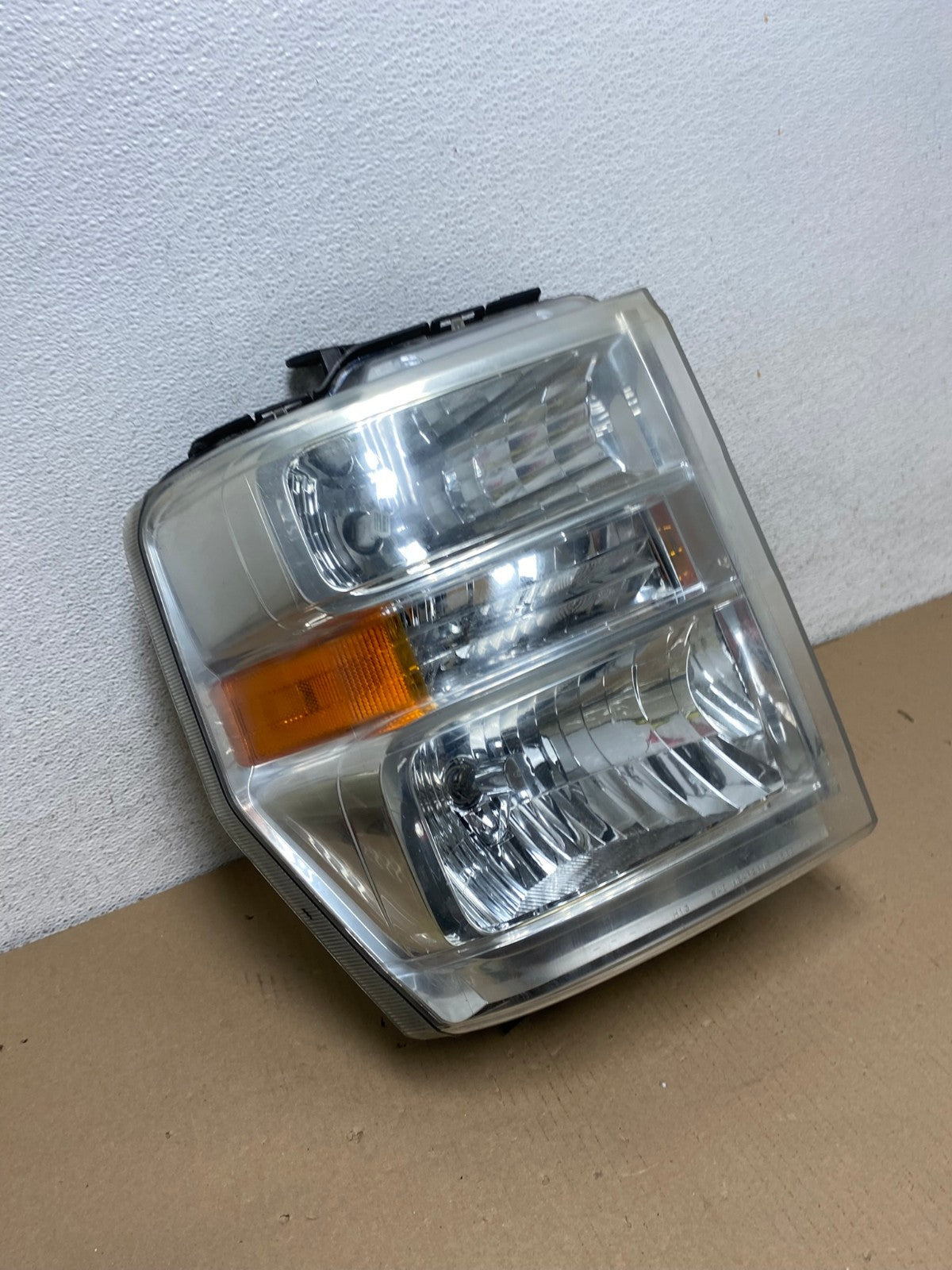 2008-2014 Ford Econoline E150 E250 E350 Right Passenger Headlight AF3031 LK2