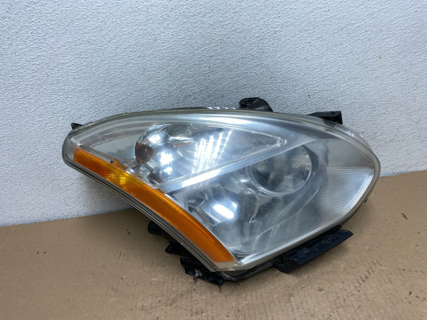 2009-2013 Nissan Rogue Right Passenger Halogen Headlight AF3230 DW0