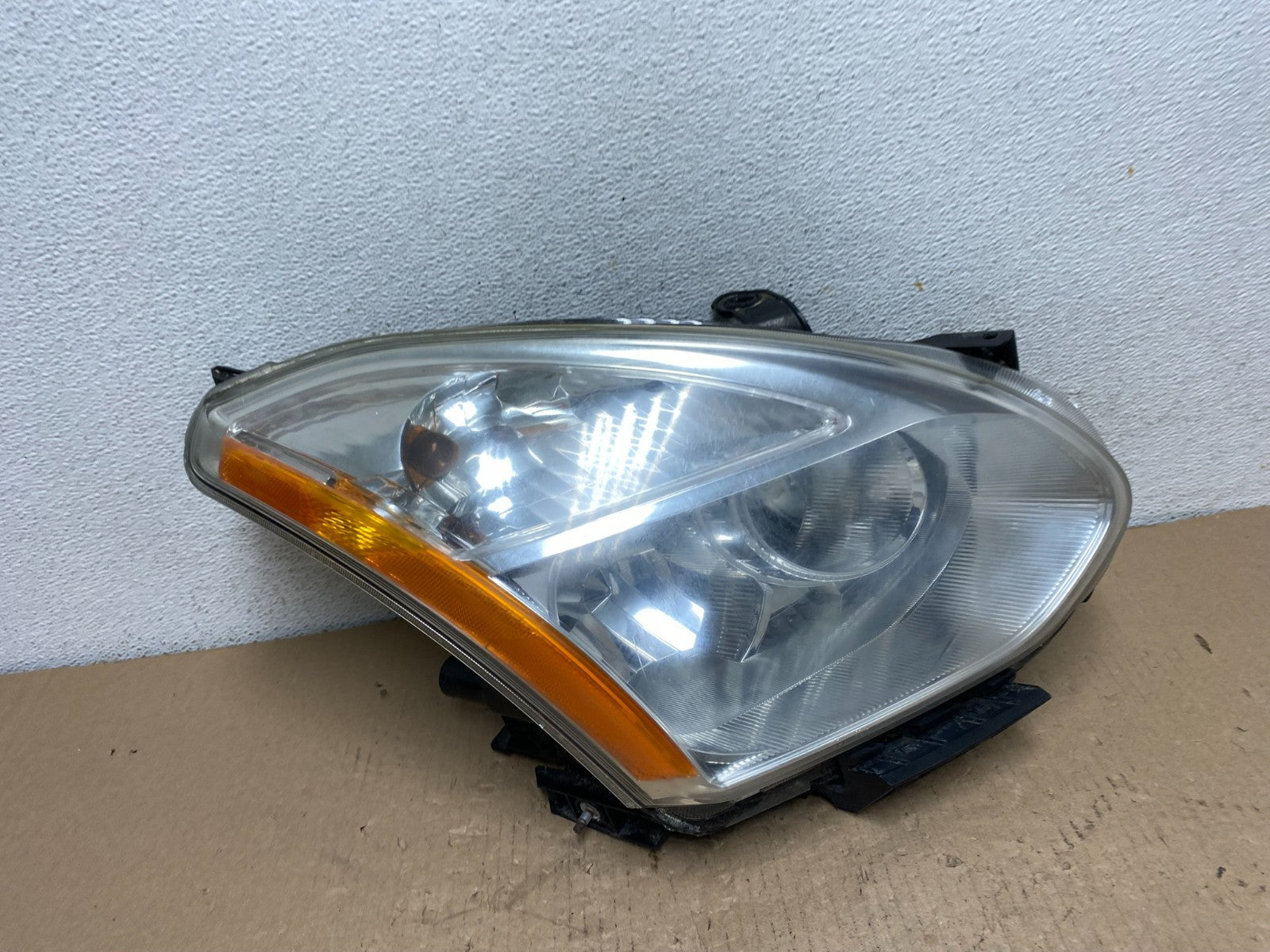 2009-2013 Nissan Rogue Right Passenger Halogen Headlight AF3230 DW0