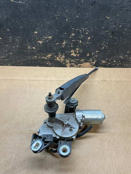 2006 to 2009 Volkswagen Golf Rear Windshield Wiper Motor OEM AA9012 DG1
