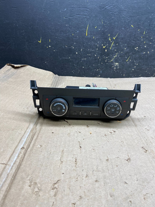 2006 to 2011 Cadillac DTS AC Heater Climate Control Panel X5755 DG0