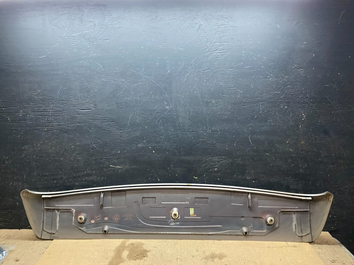 2003 to 2006 Porsche Cayenne Rear Spoiler Third Brake Light Wing OEM X3371 DG10