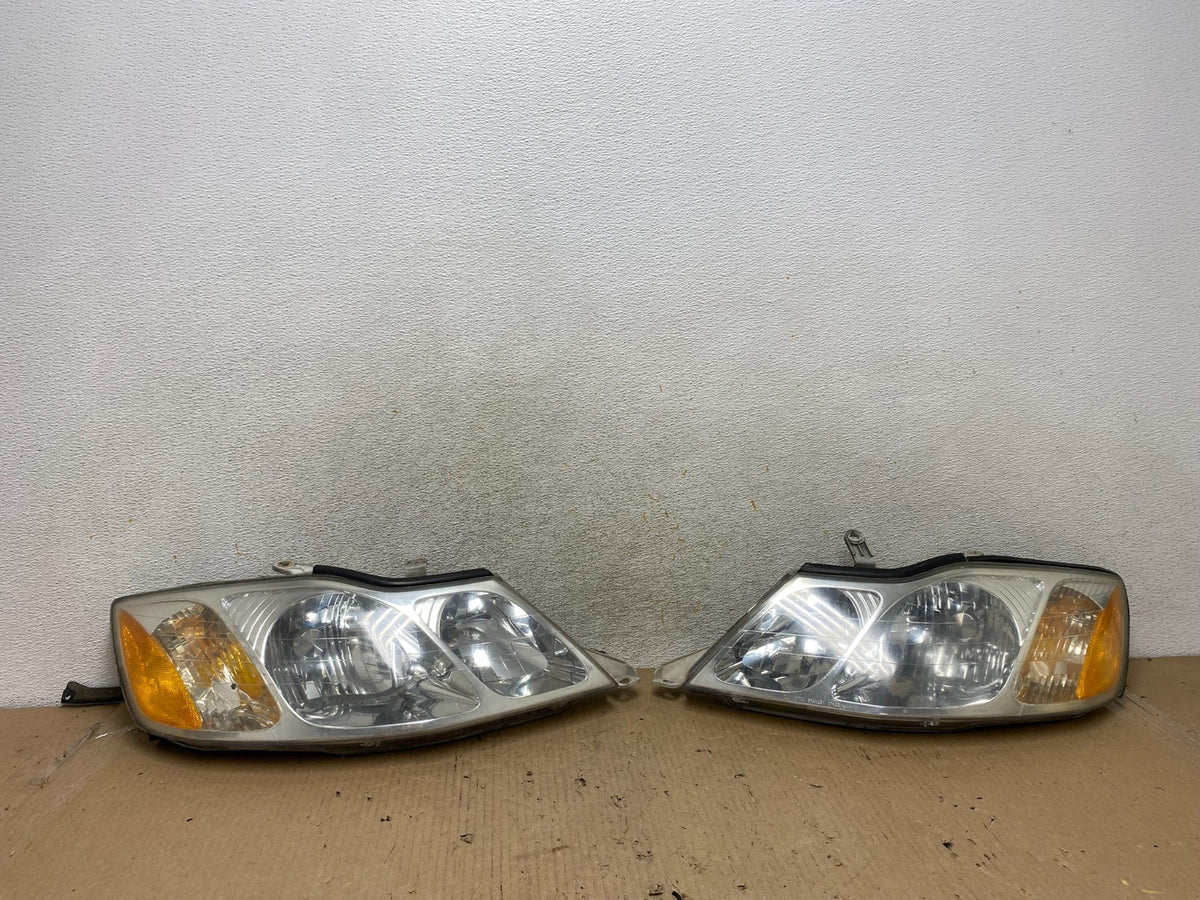 2000 to 2004 Toyota Avalon Halogen Left+Right Headlights AH5946 DW0