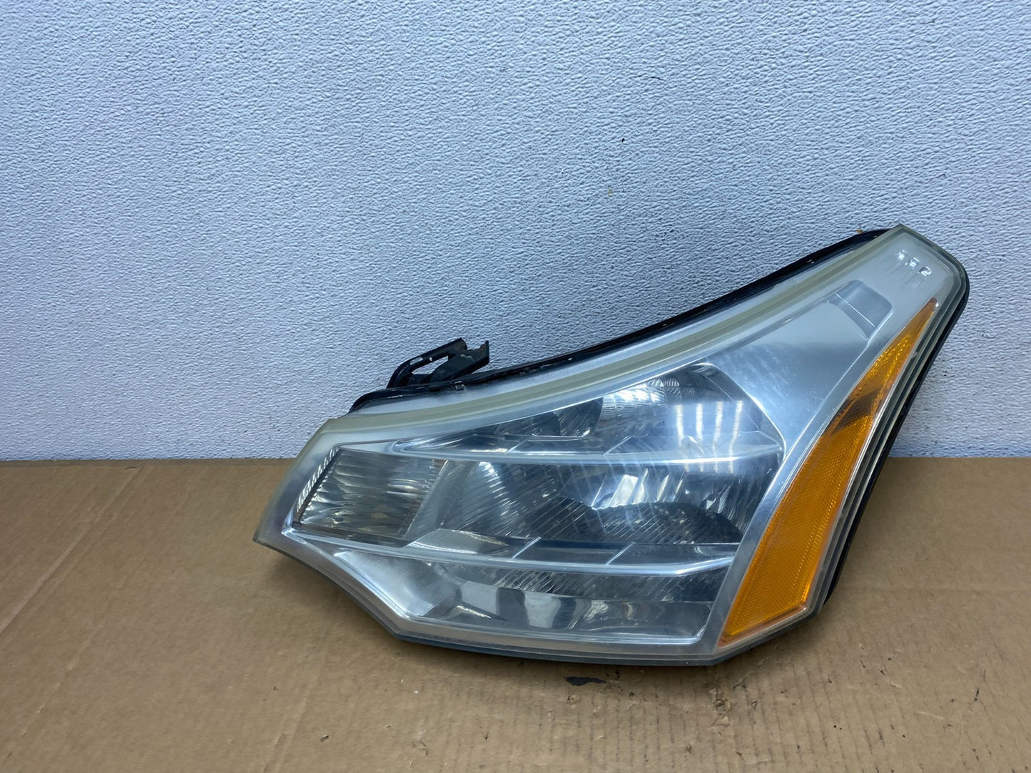 2008 2009 2010 2011 Ford Focus Left Driver Lh Headlight Halogen AD0858 DW0