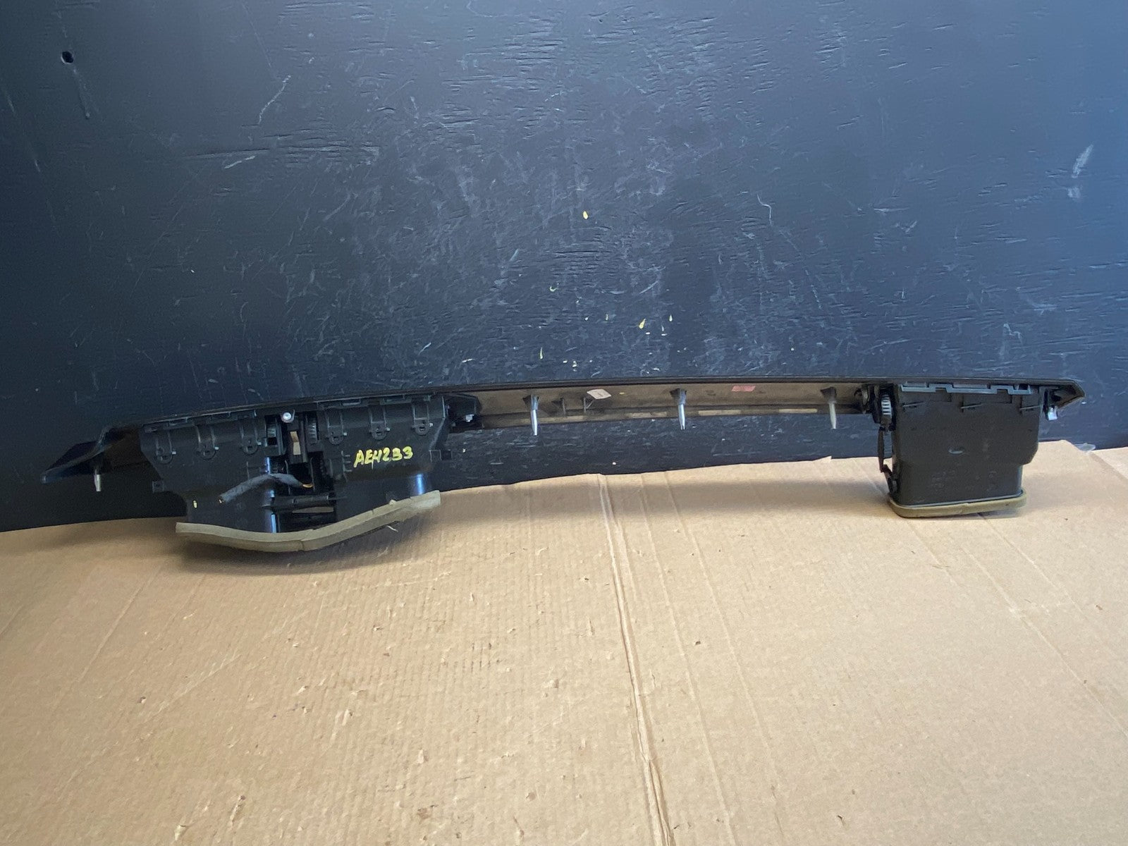 2004-2010 BMW E60 528i 535i 550i Front Center Dash Air Vent Panel Trim AE4233 DG1