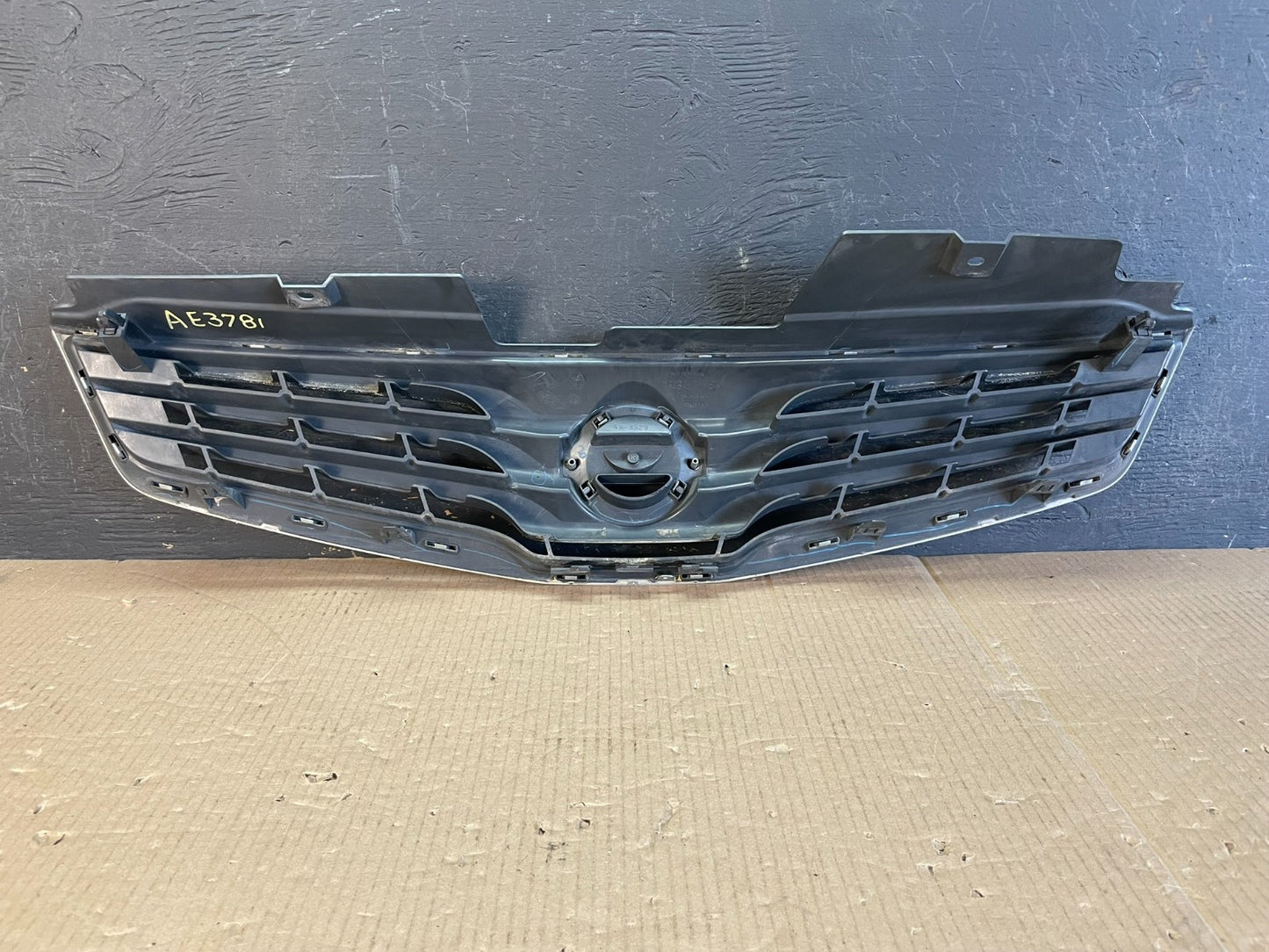 2010 to 2012 Nissan Sentra Front Upper Grill Grille AE3781 DG3