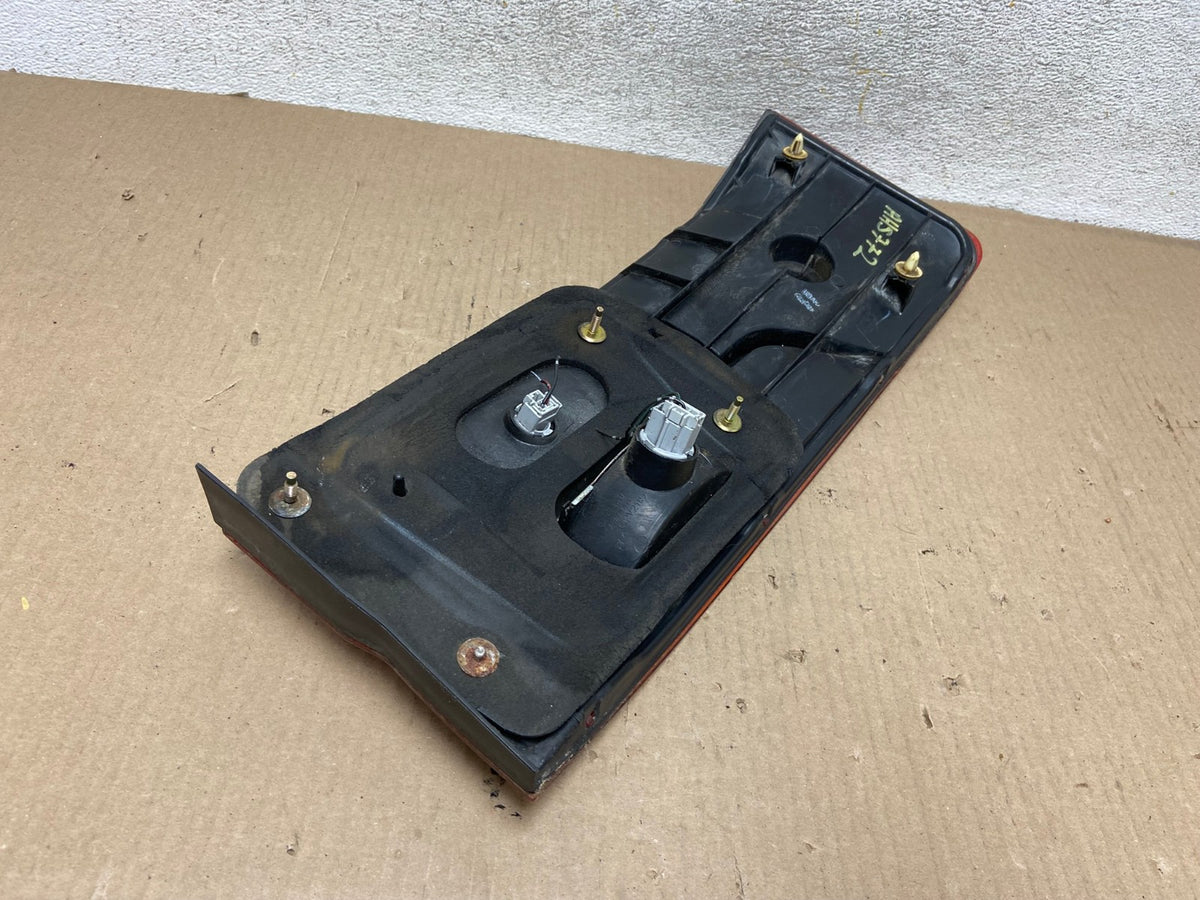 1999 2000 2001 Honda Odyssey Right Passenger RH Tail Light Inner AH5772 LK5