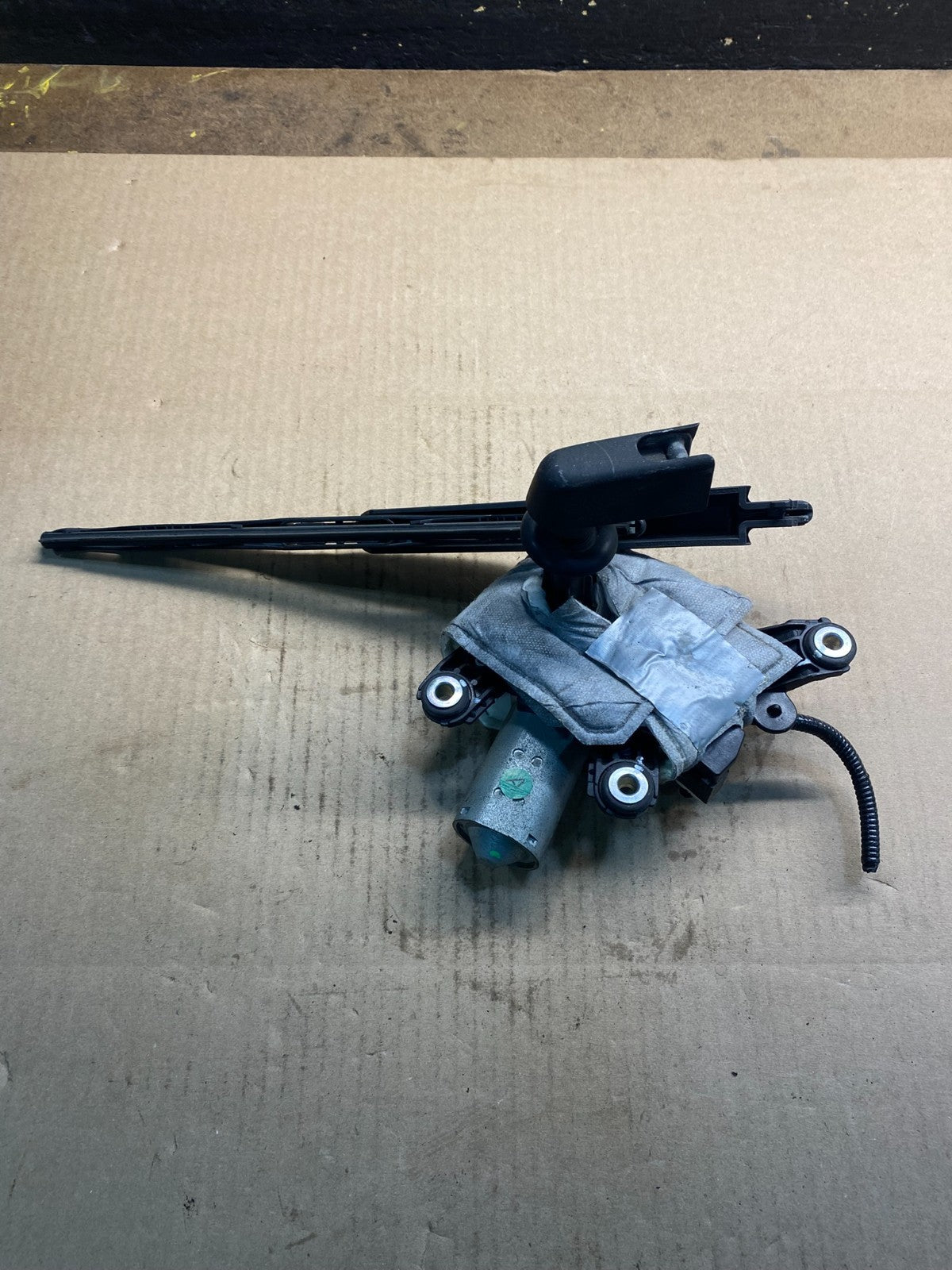 2004-2010 Infiniti QX60 Rear Liftgate Back Window Wiper Motor OEM Z4880 DG3