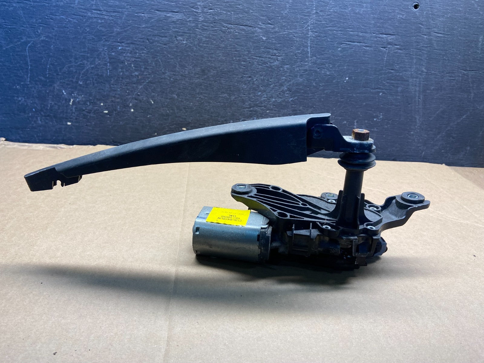 2013 to 2019 Ford Escape Rear Windshield Wiper Motor af9017 DG3