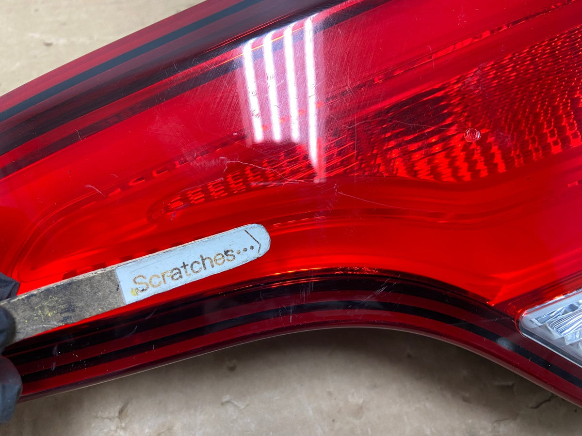 2014 - 2015 Kia Sorento Right Passenger RH Side Inner Tail Light AH8497 LK3
