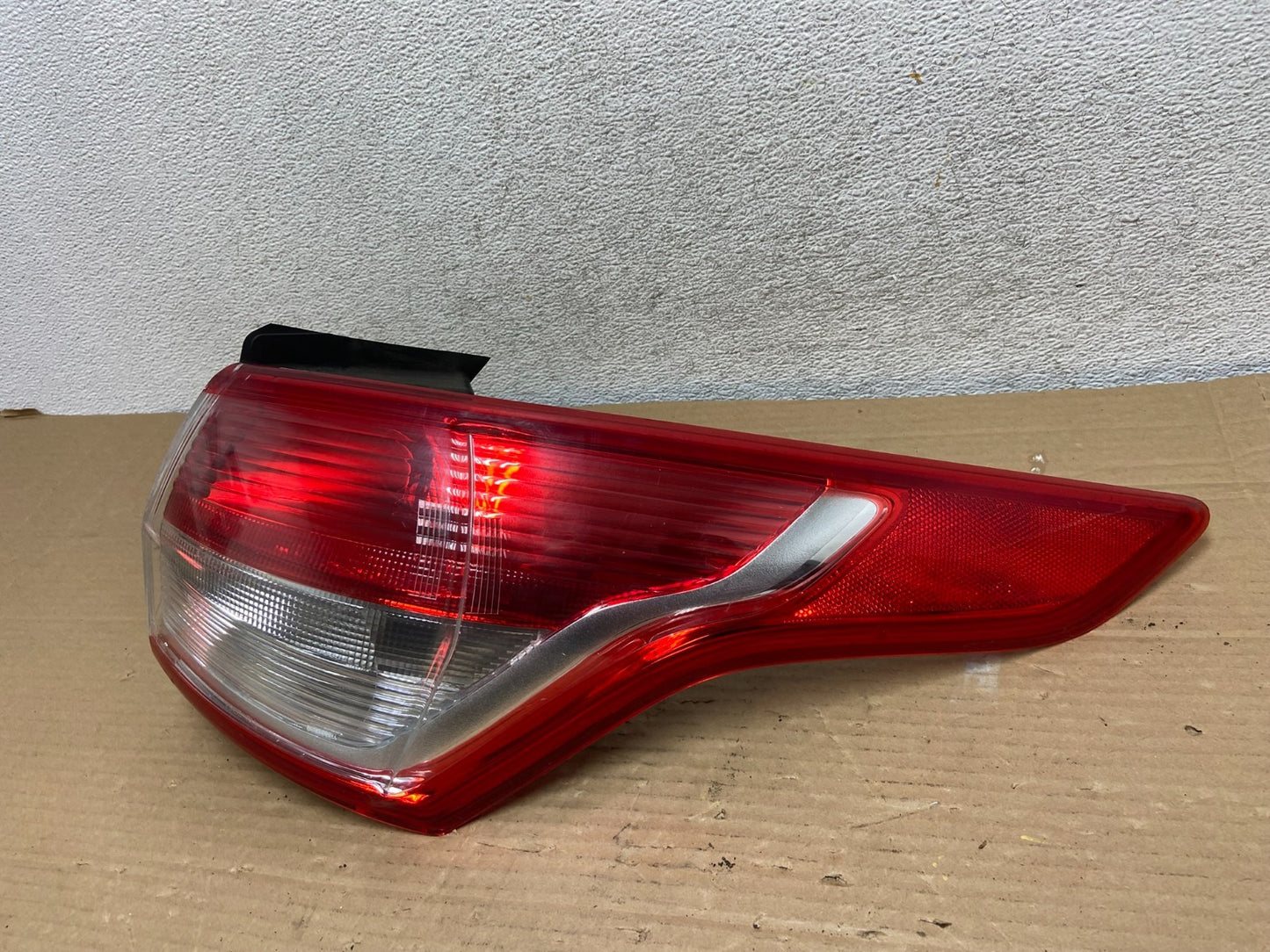 2013 to 2016 Ford Escape Right Passenger RH Side Tail Light AG8984 DW2