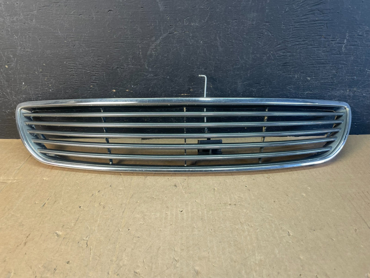 2005 to 2006 Lexus ES330 Front Bumper Upper Grille Grill AD57260