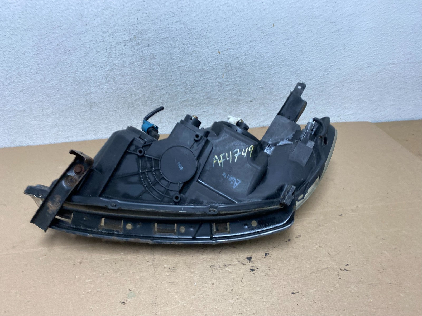 2004 2005 Honda Civic Sedan Headlight Halogen Right Passenger Rh AF4749 DW6