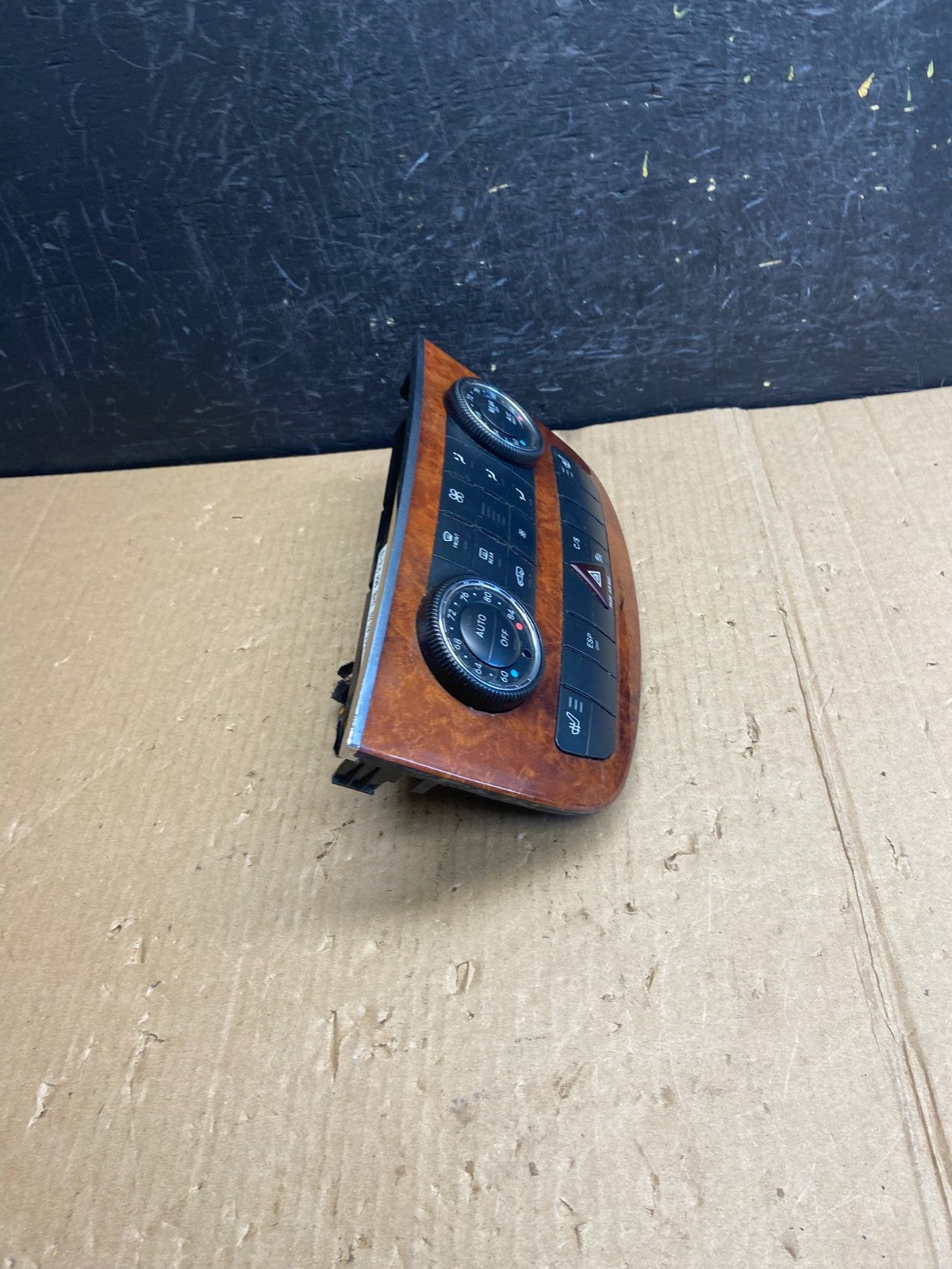 2006 to 2010 Mercedes W251 R350 AC Temp Heater Climate Control AE3844 DG1