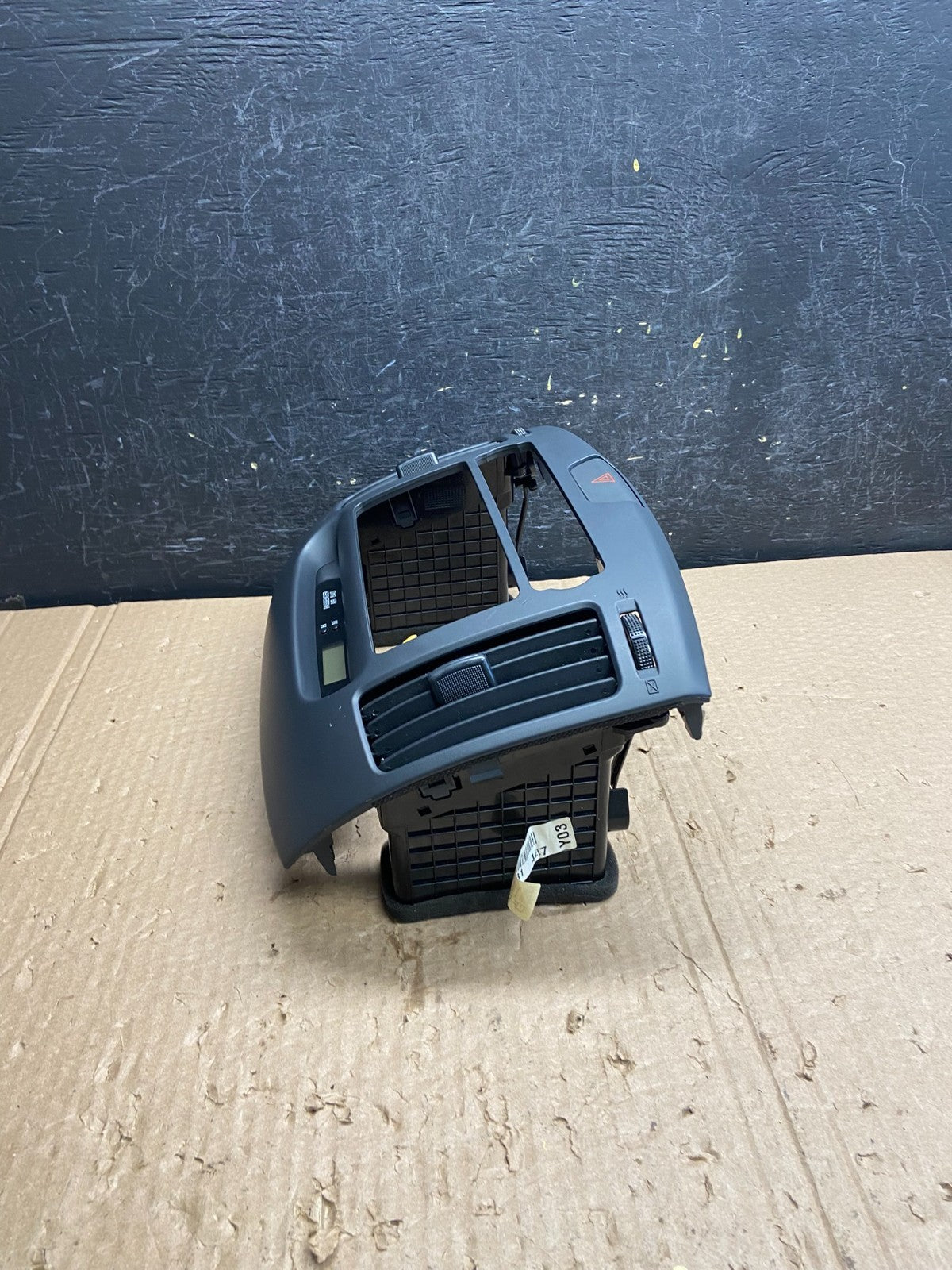 2007-2010 Hyundai Elantra Radio Heat AC Climate Control Air Vent Bezel AF6414 DG1